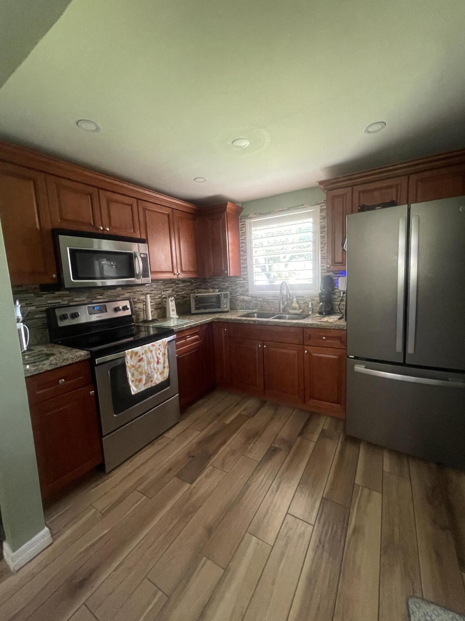 702 Lori Drive 195 — photo