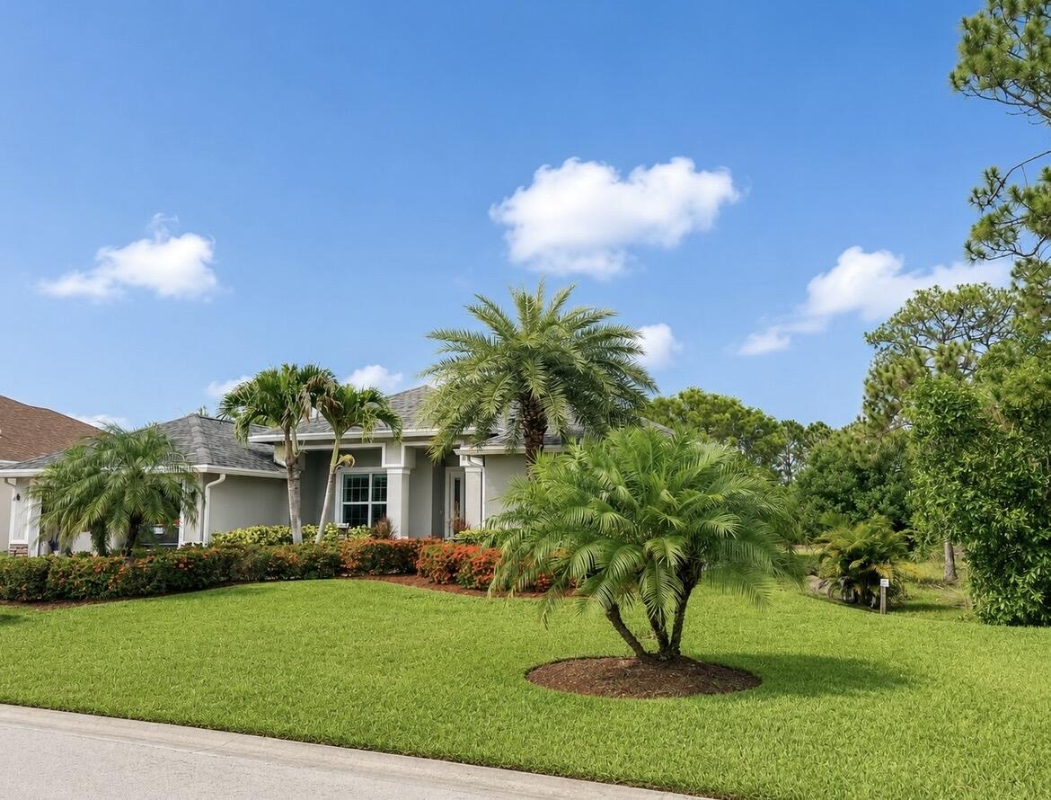 367 SW Vista Lake Drive — photo