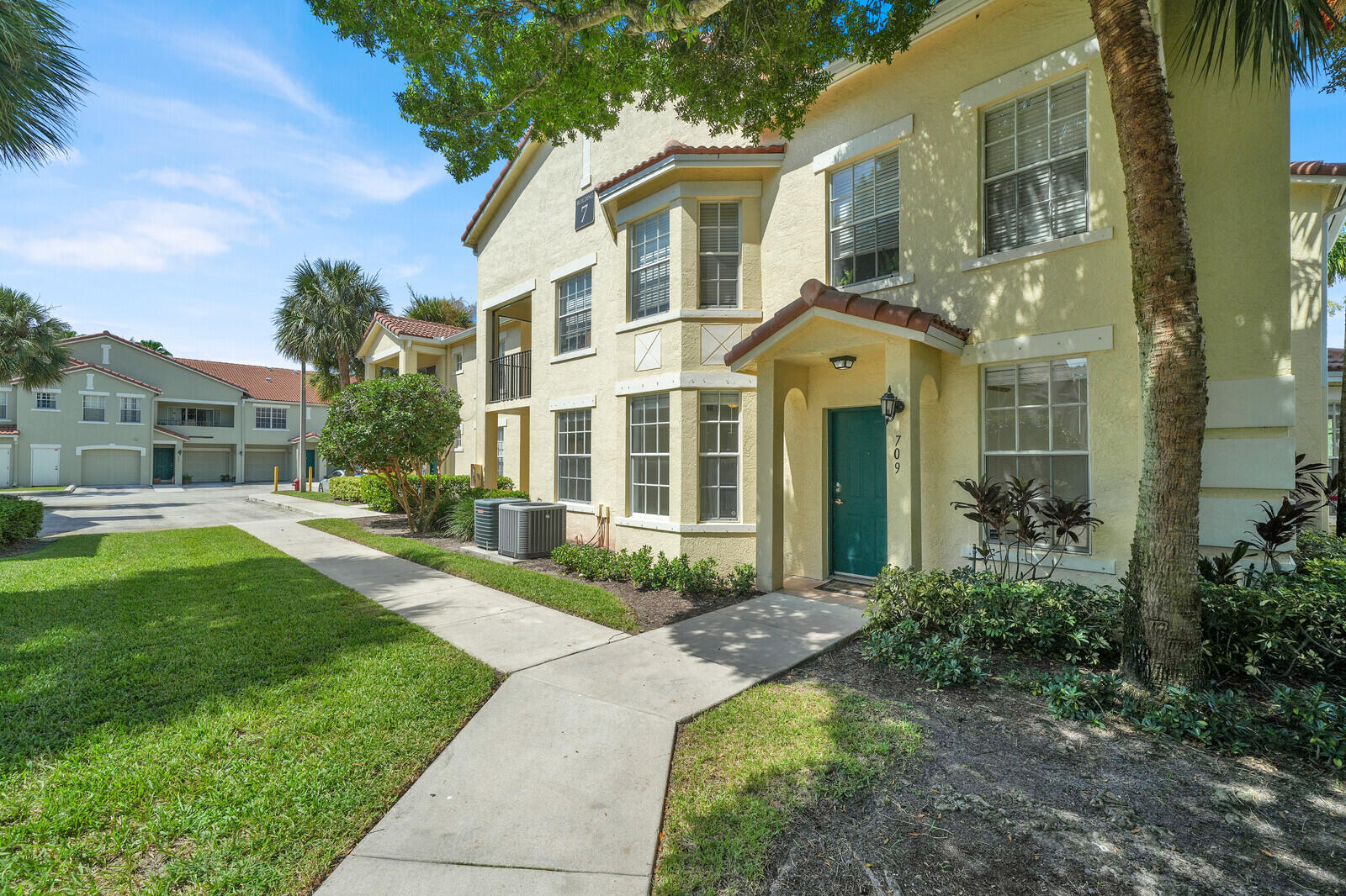 709 Belmont Place 709 — photo