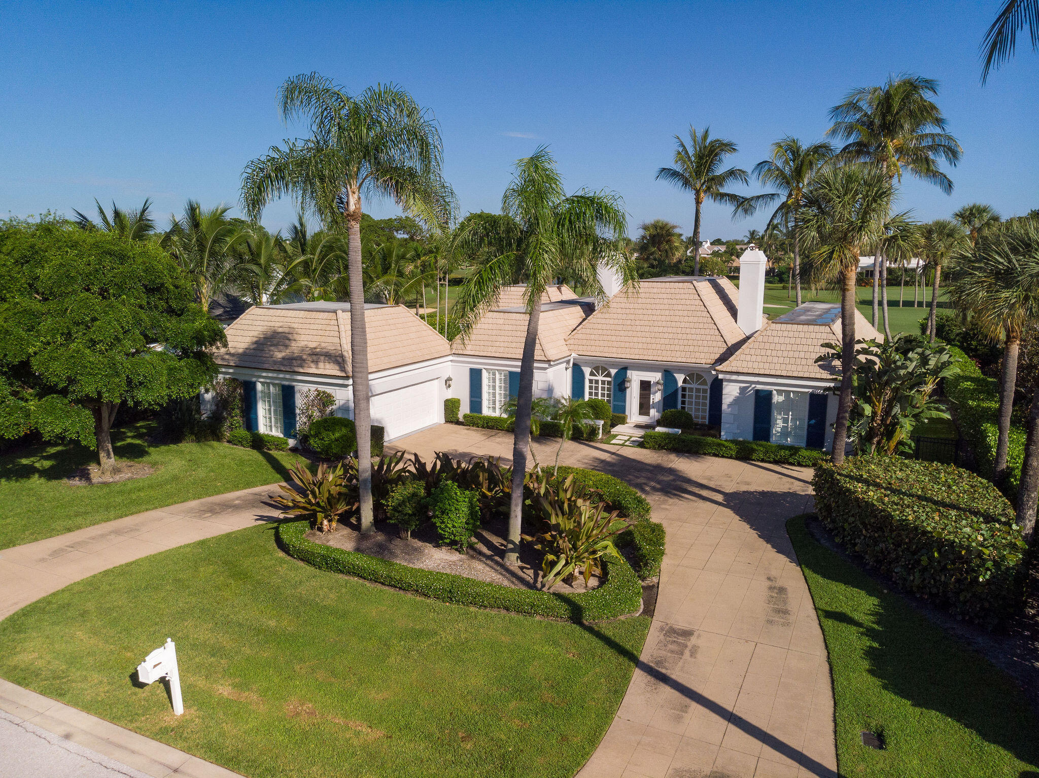 971 Lake House Drive — photo