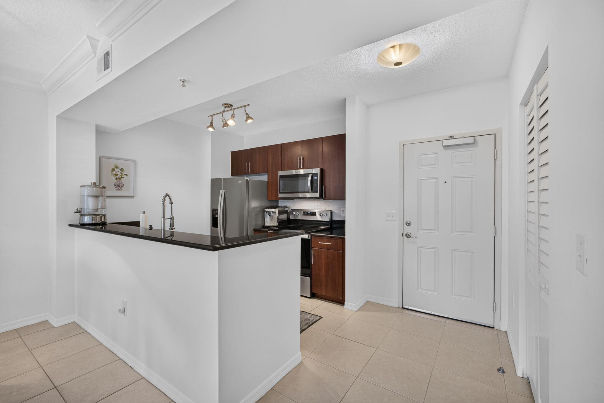 4905 Midtown Lane 2211 — photo