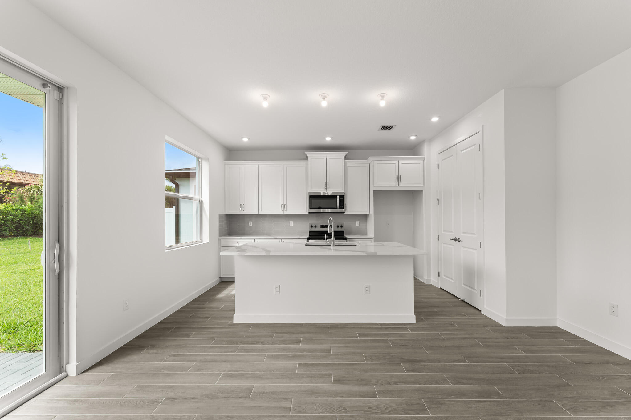 7296 Claudelle Street — photo