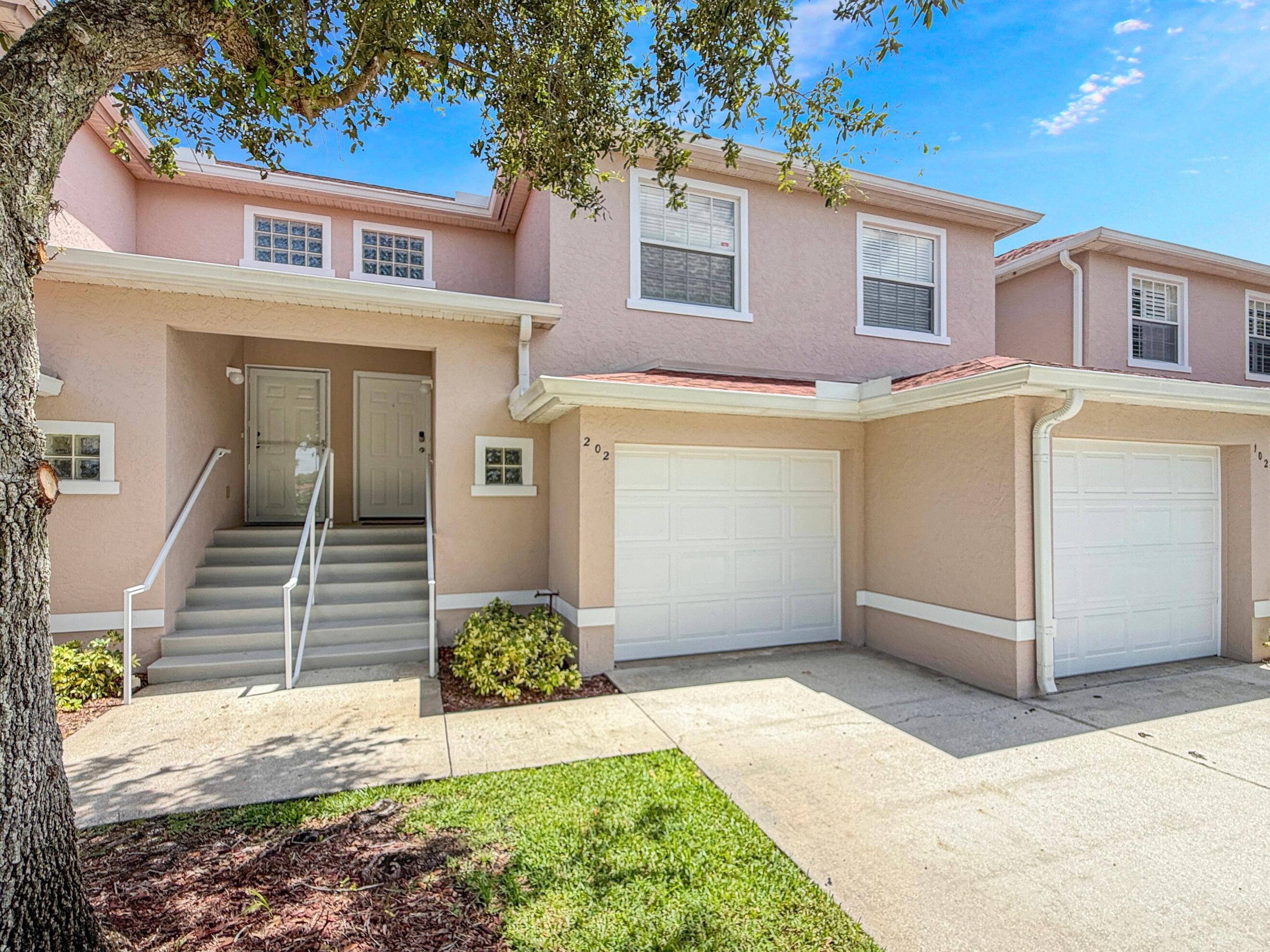 295 Grand Royale Circle 202 — photo