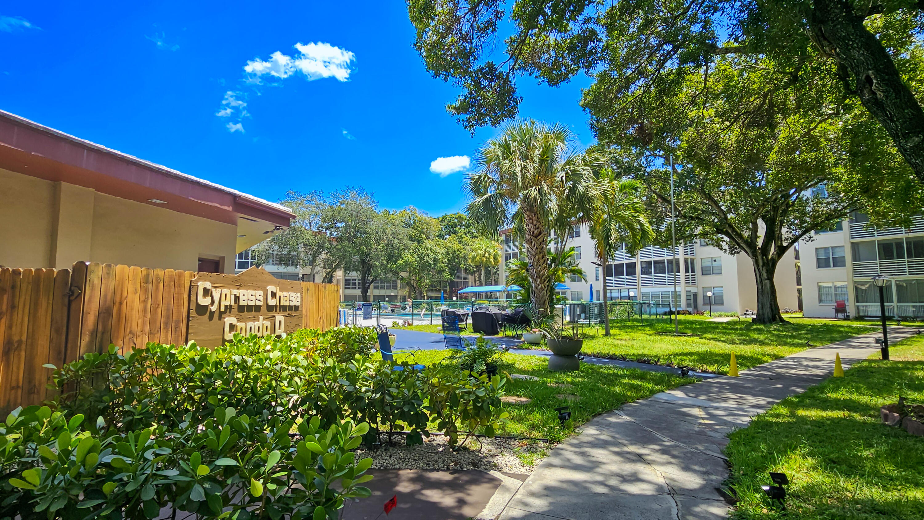 2650 NW 49th Avenue Unit 318 — photo