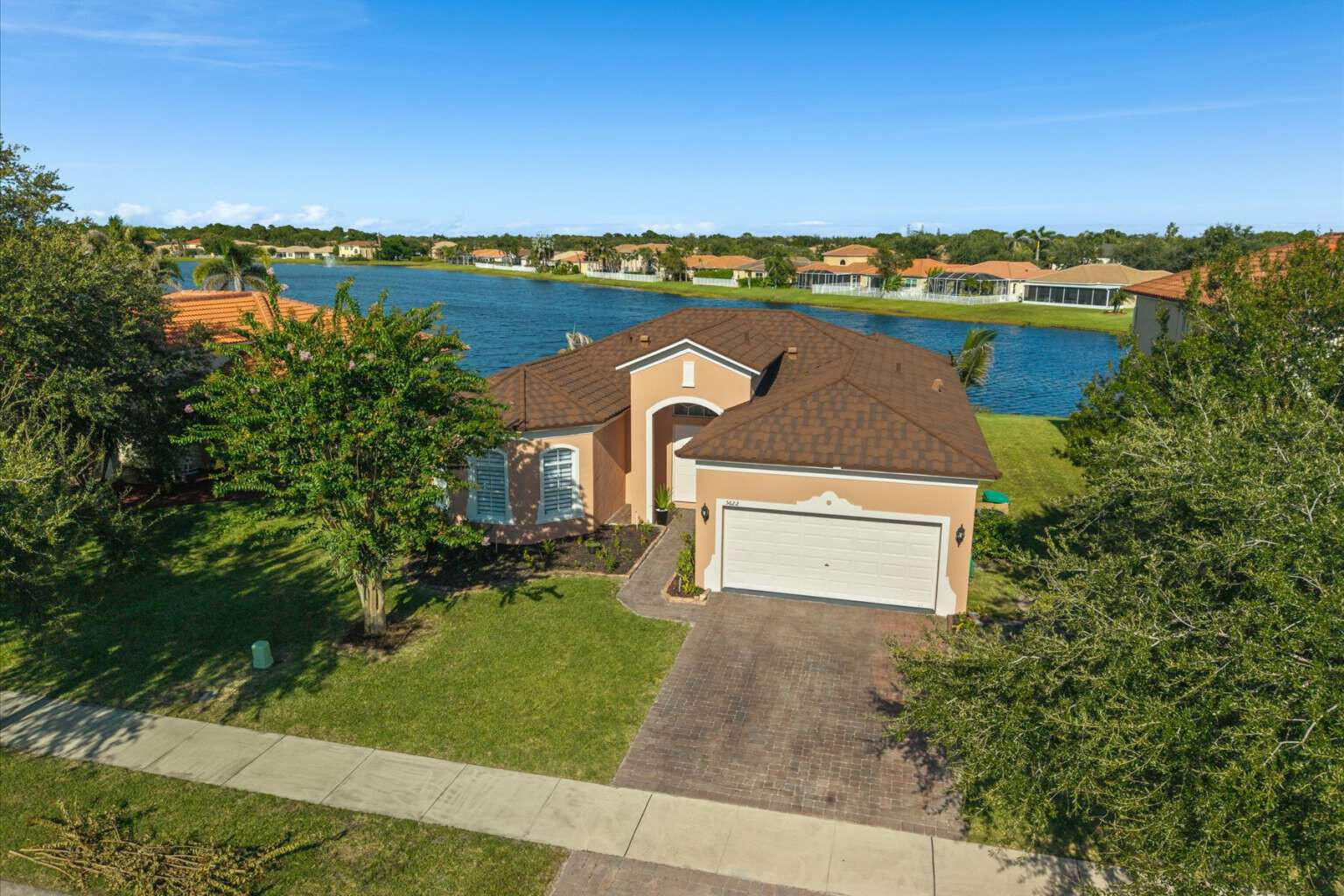 5622 Place Lake Drive — photo