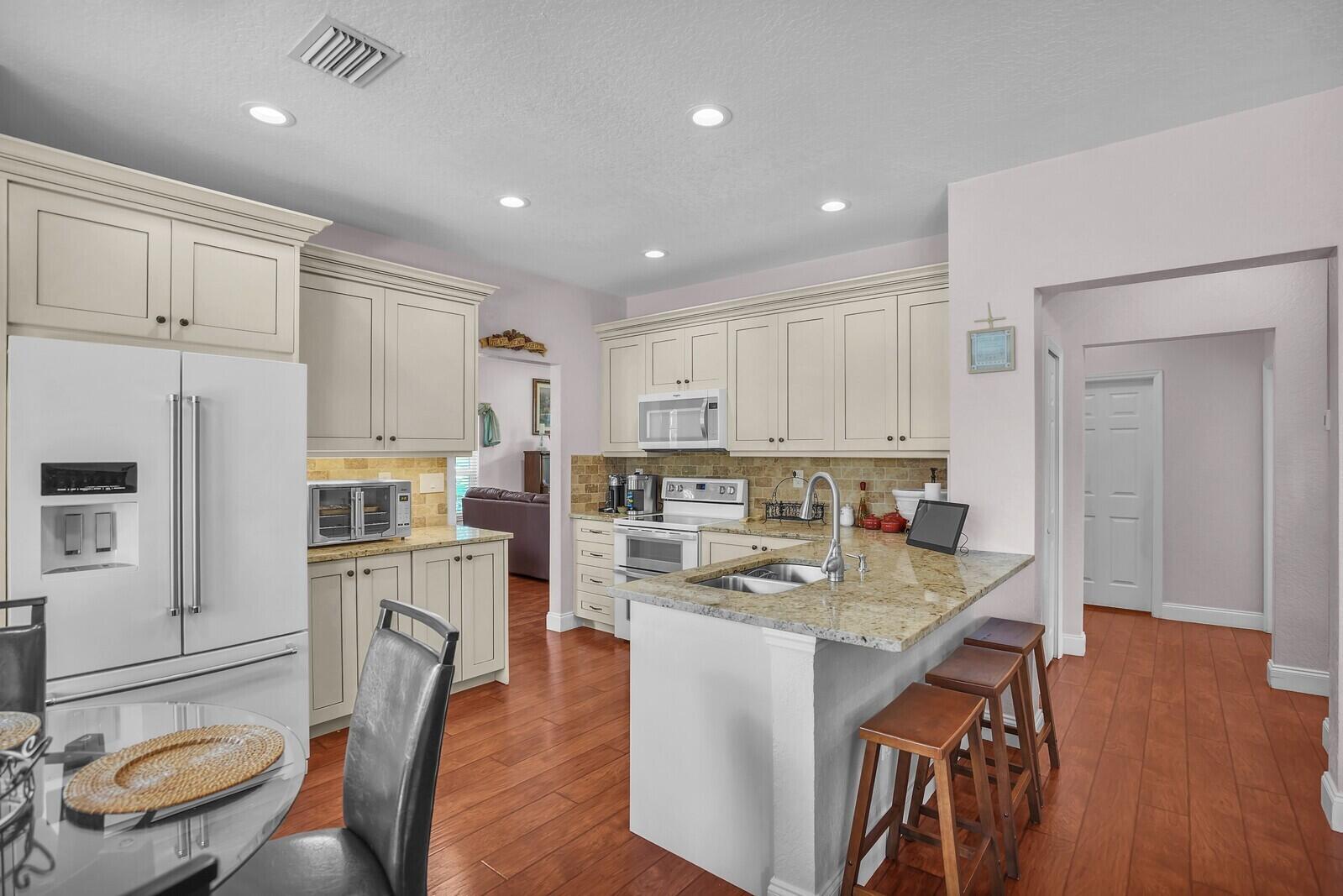 317 E Garden Cove Circle — photo