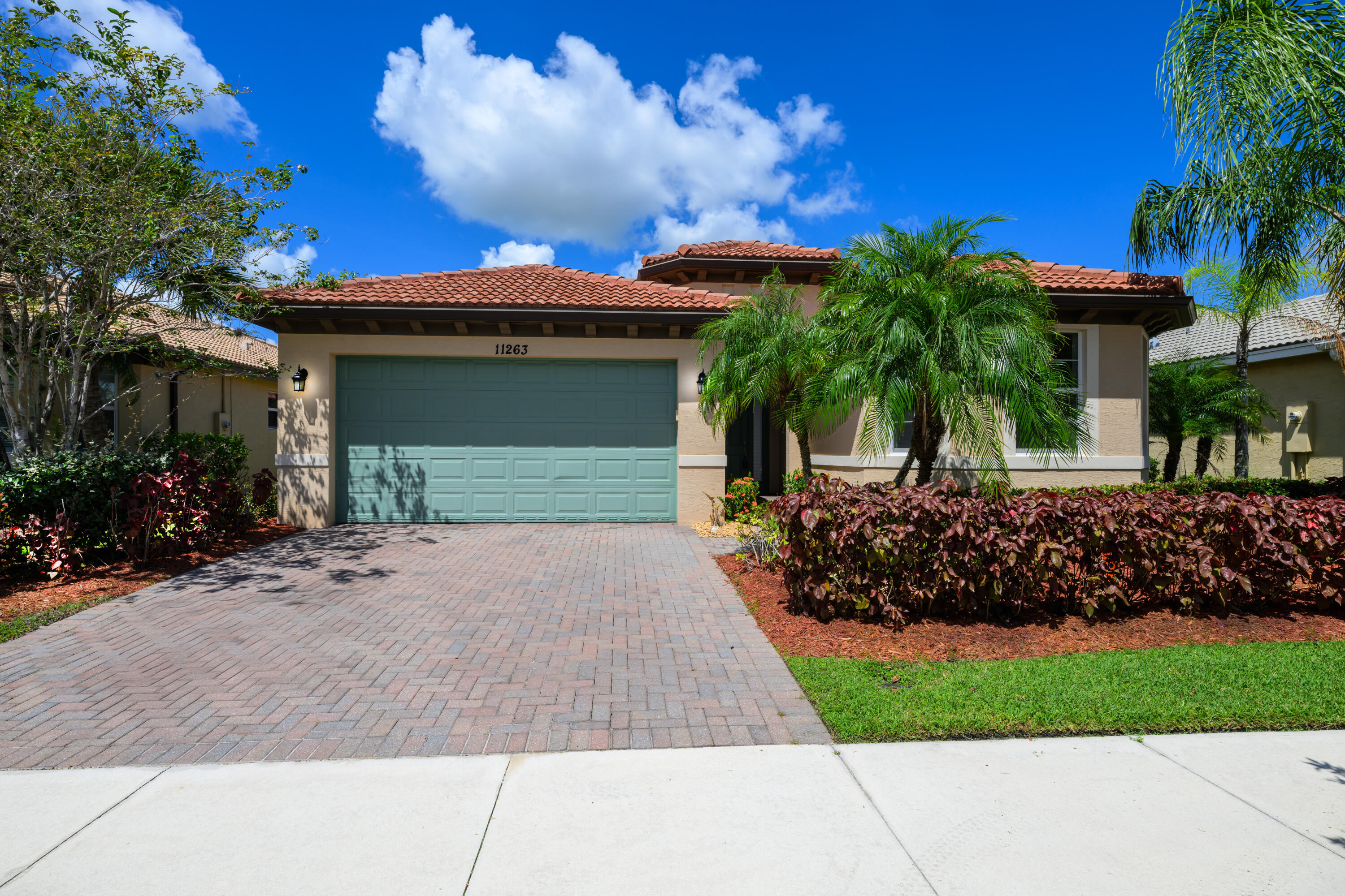 11263 SW Barton Way — photo