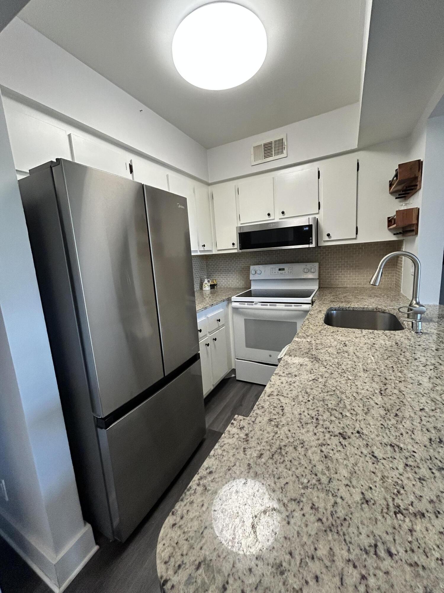 7154 Golf Colony Court — photo