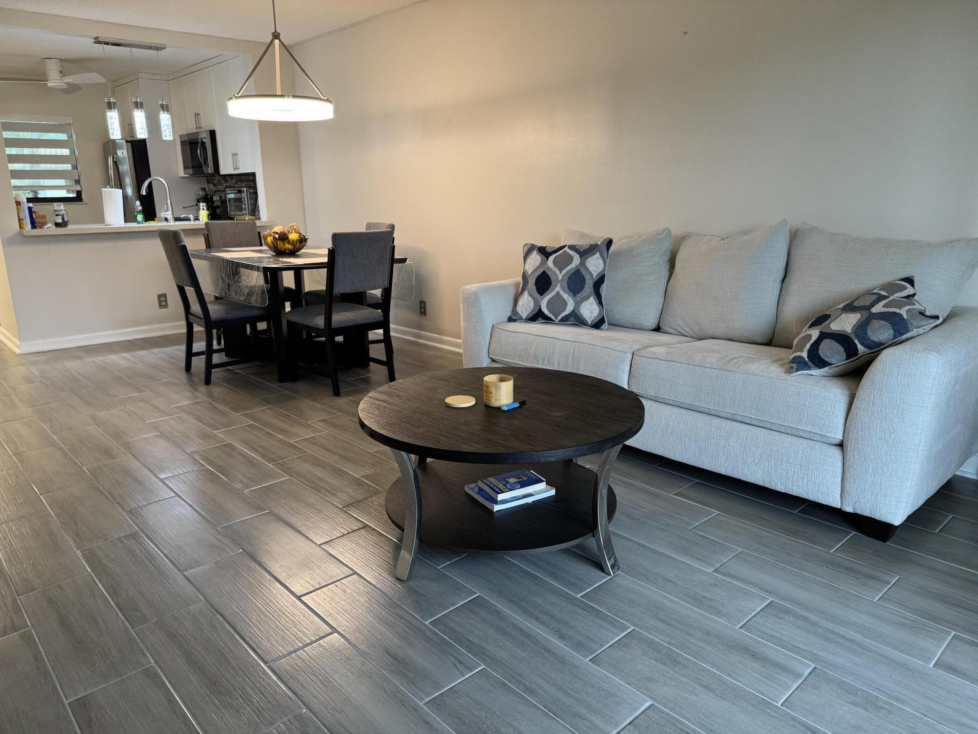 7142 Golf Colony Court 206 — photo