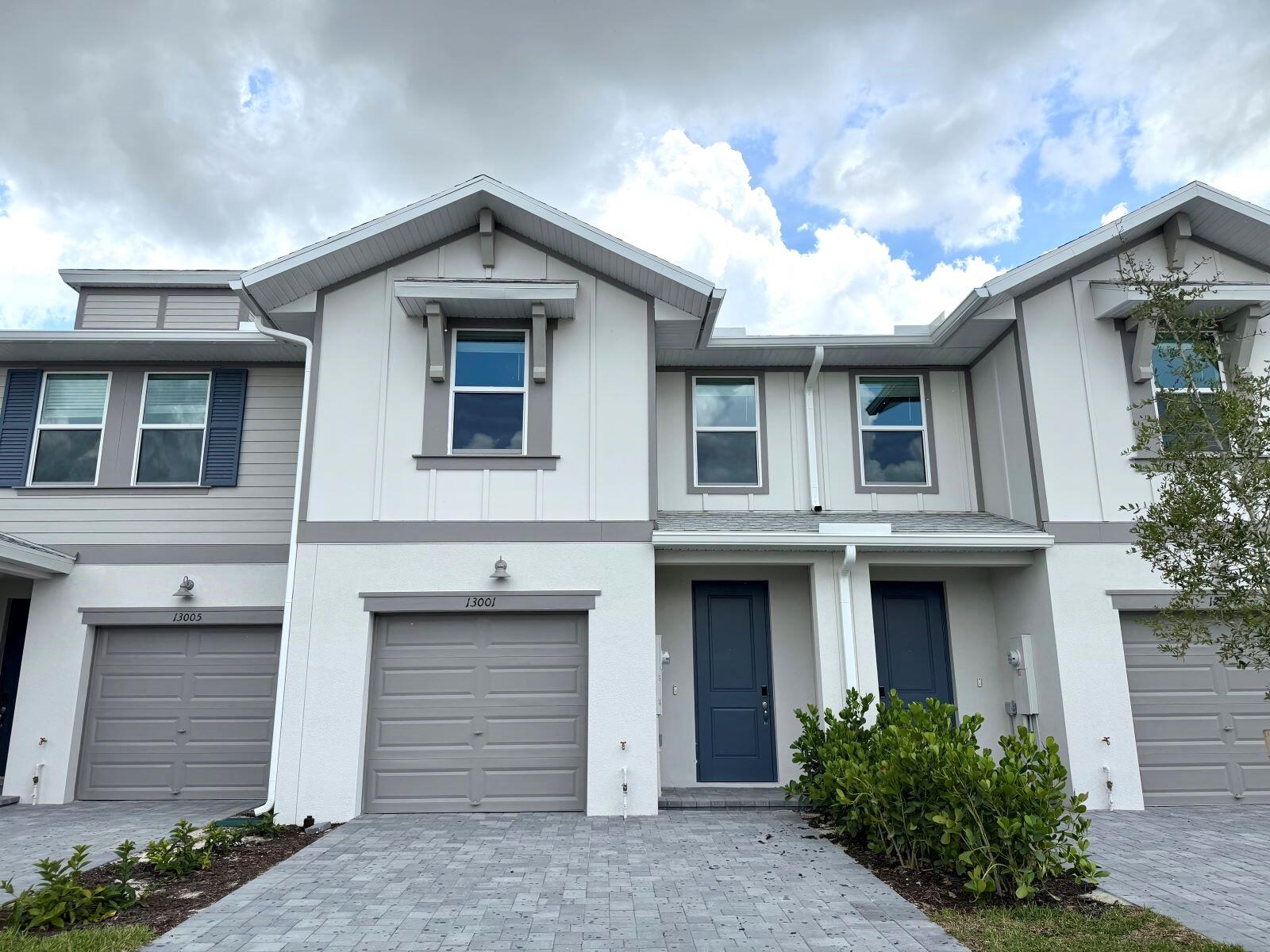 13001 SW Forli Way — photo