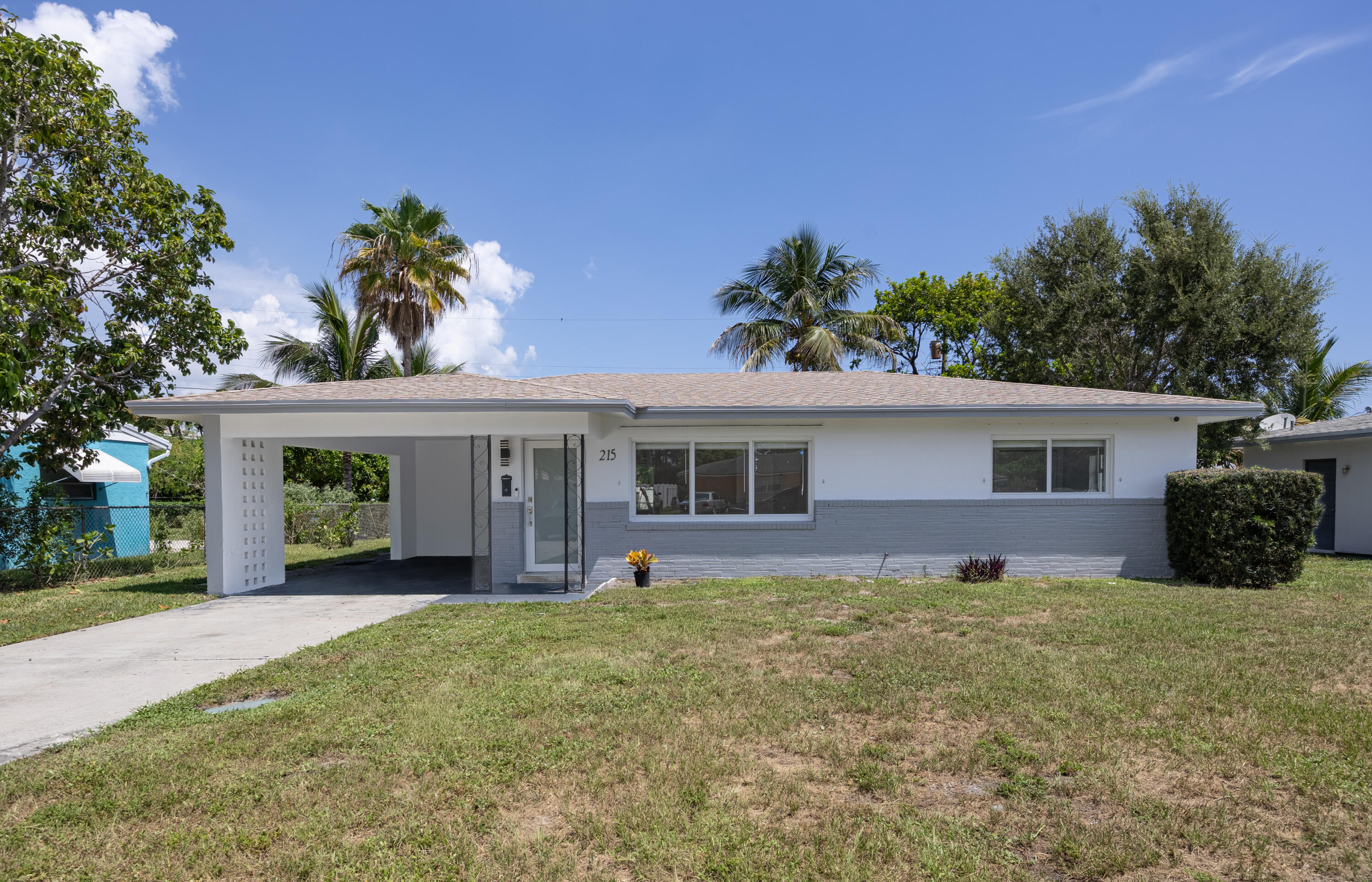 215 Evergreen Drive — photo