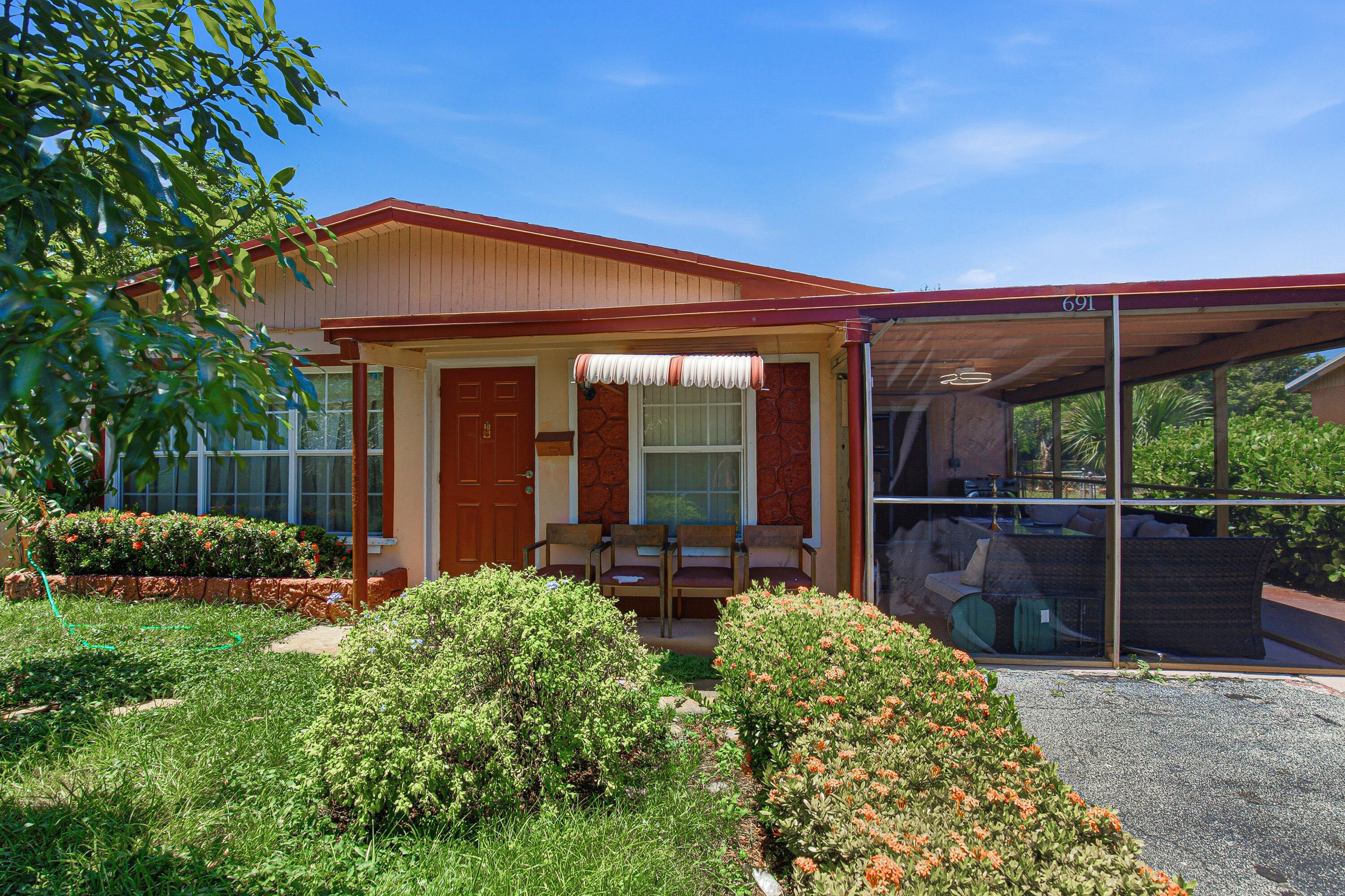 691 NW 20th Court — photo
