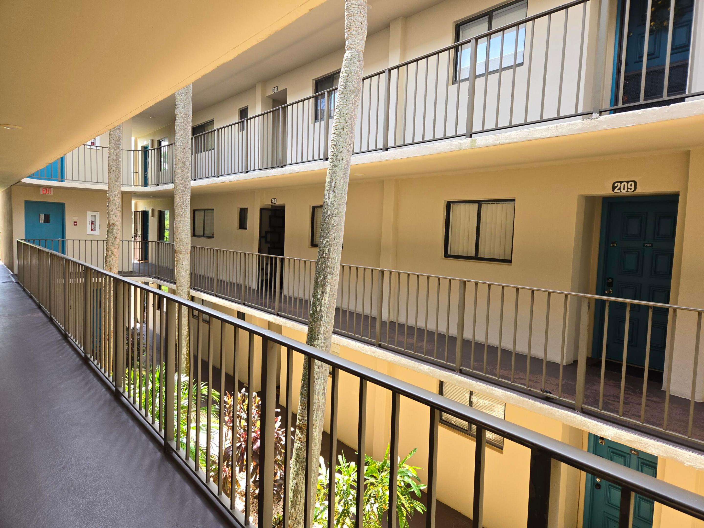 5190 Las Verdes Circle 209 — photo