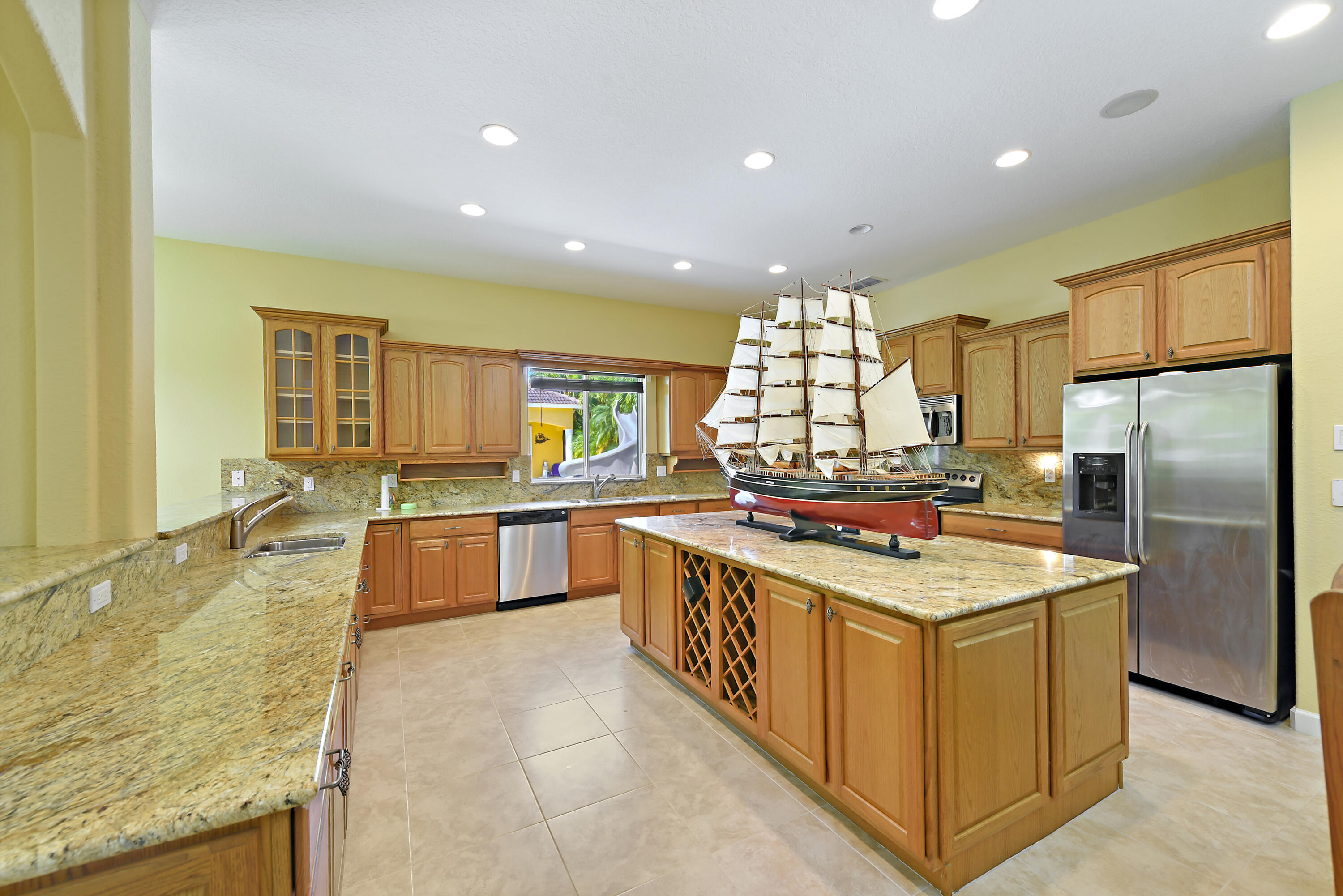 8053 S Indian River Drive — photo