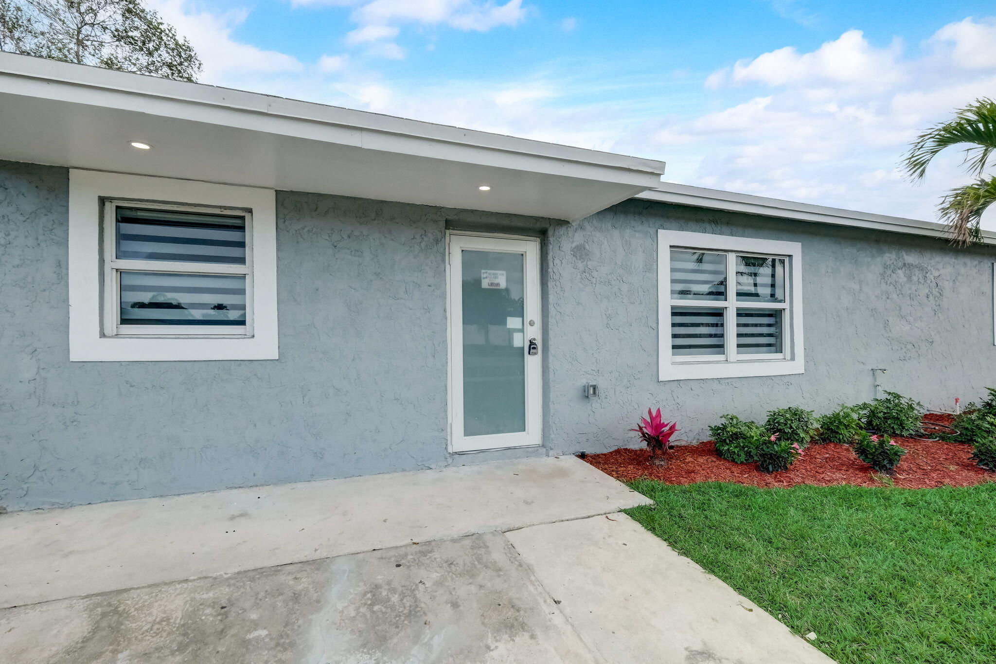 520 SW 13th Place — photo