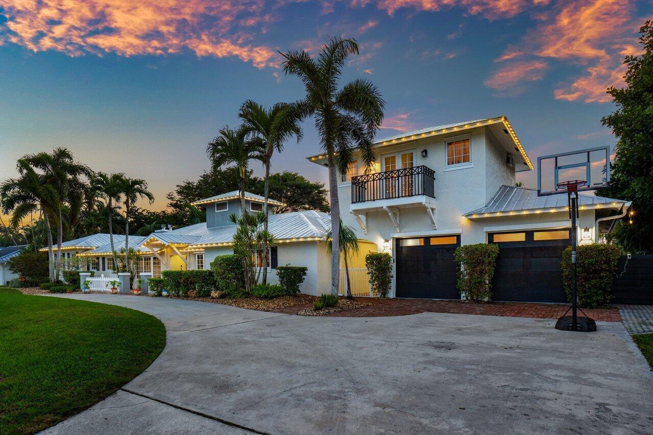 3815 S Lake Drive — photo