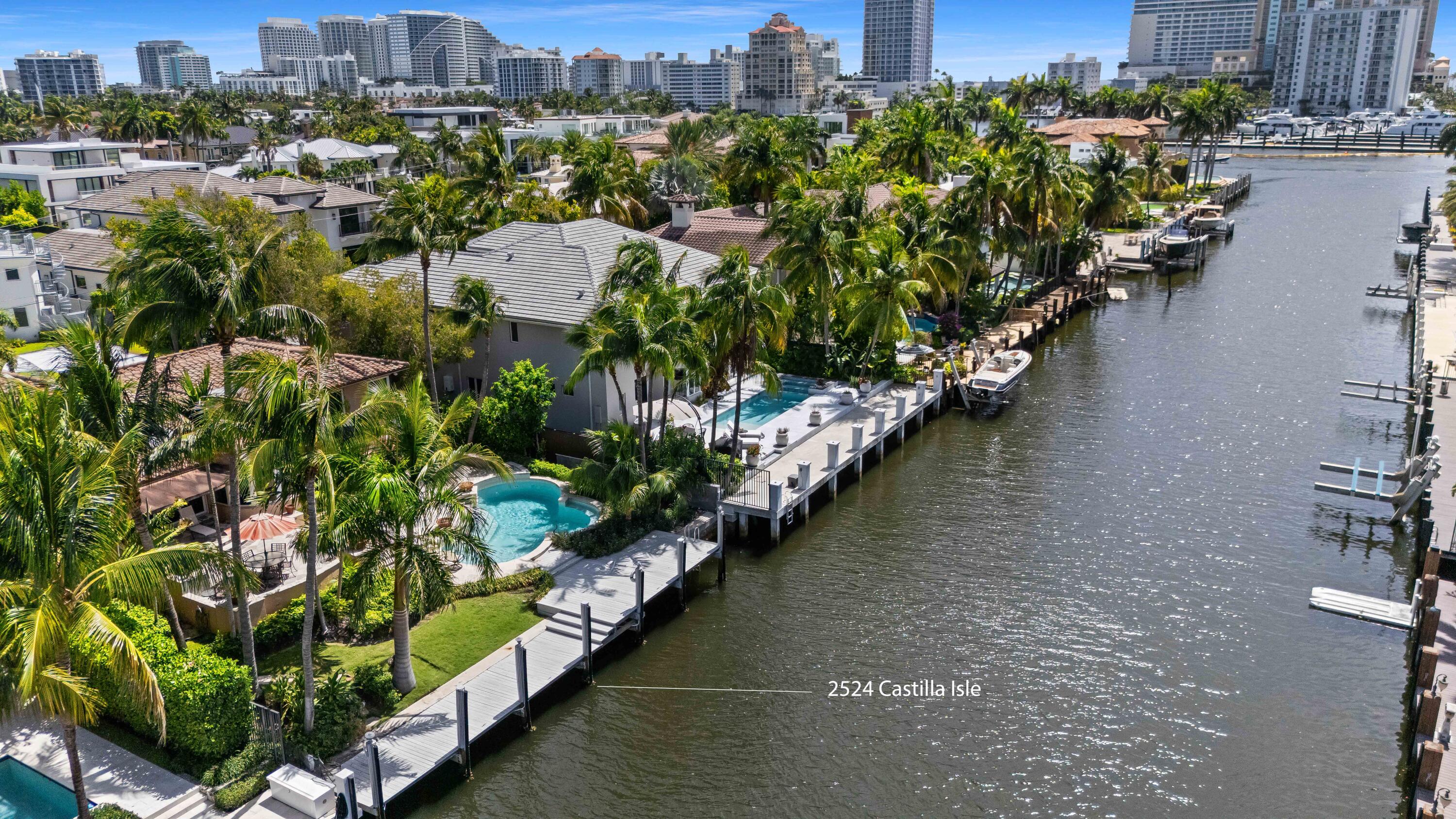 2524 Castilla Isle — photo