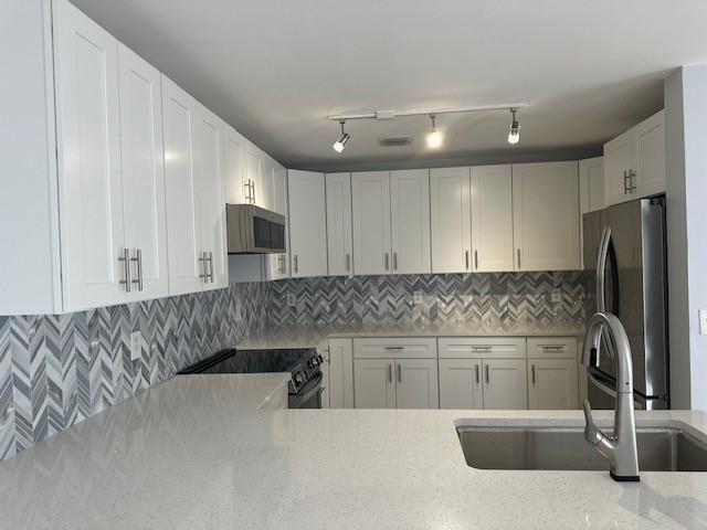 4151 Eastridge Circle — photo