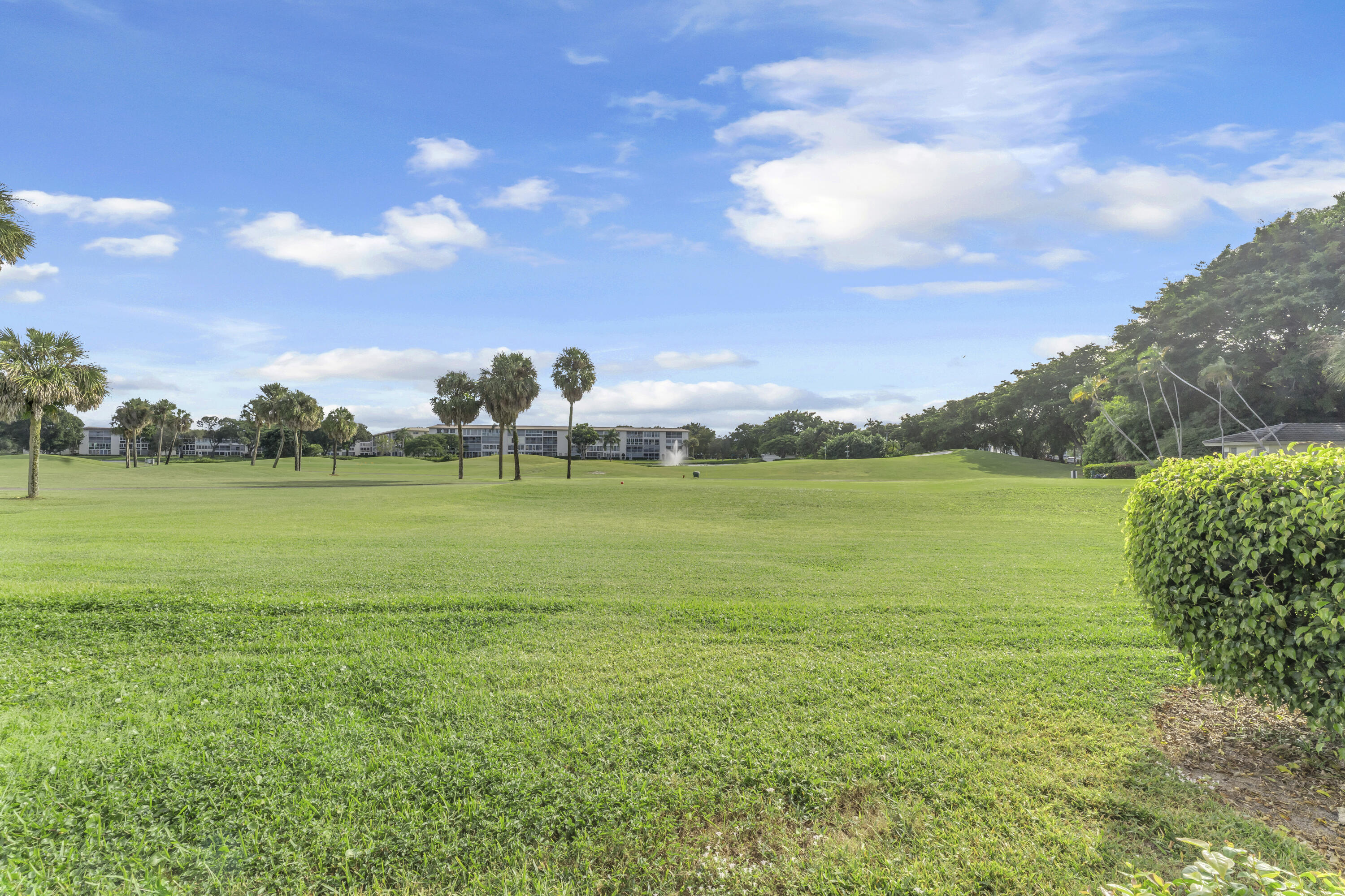 3003 Portofino Isle K1 — photo