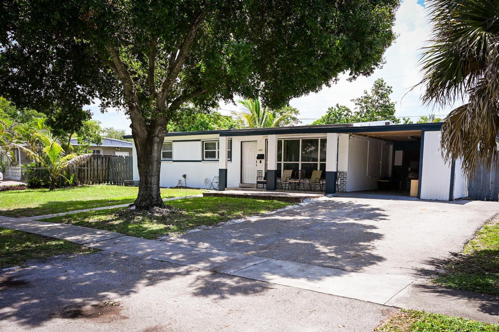 6814 NW 14th Street — photo