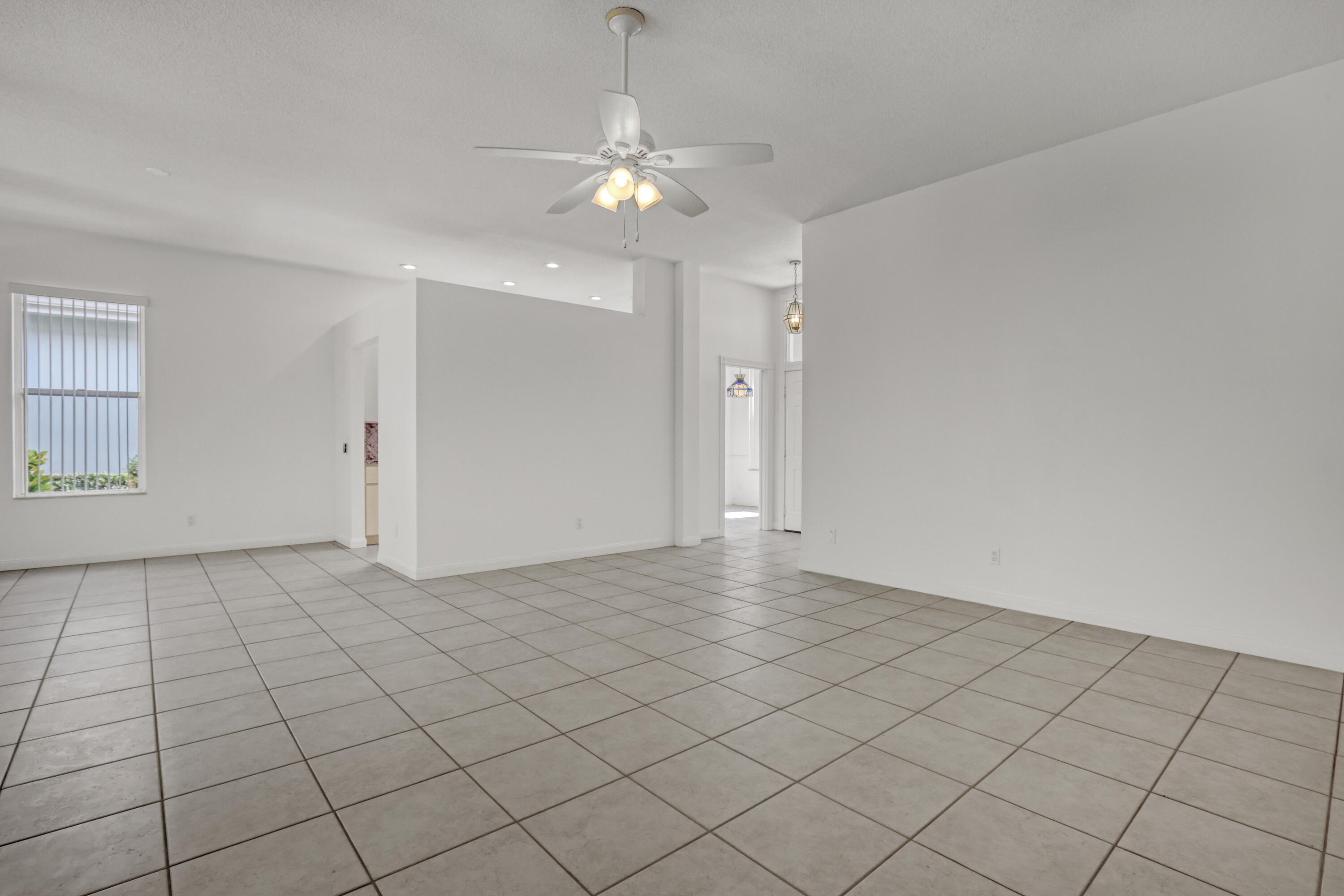 204 S Hampton Drive — photo