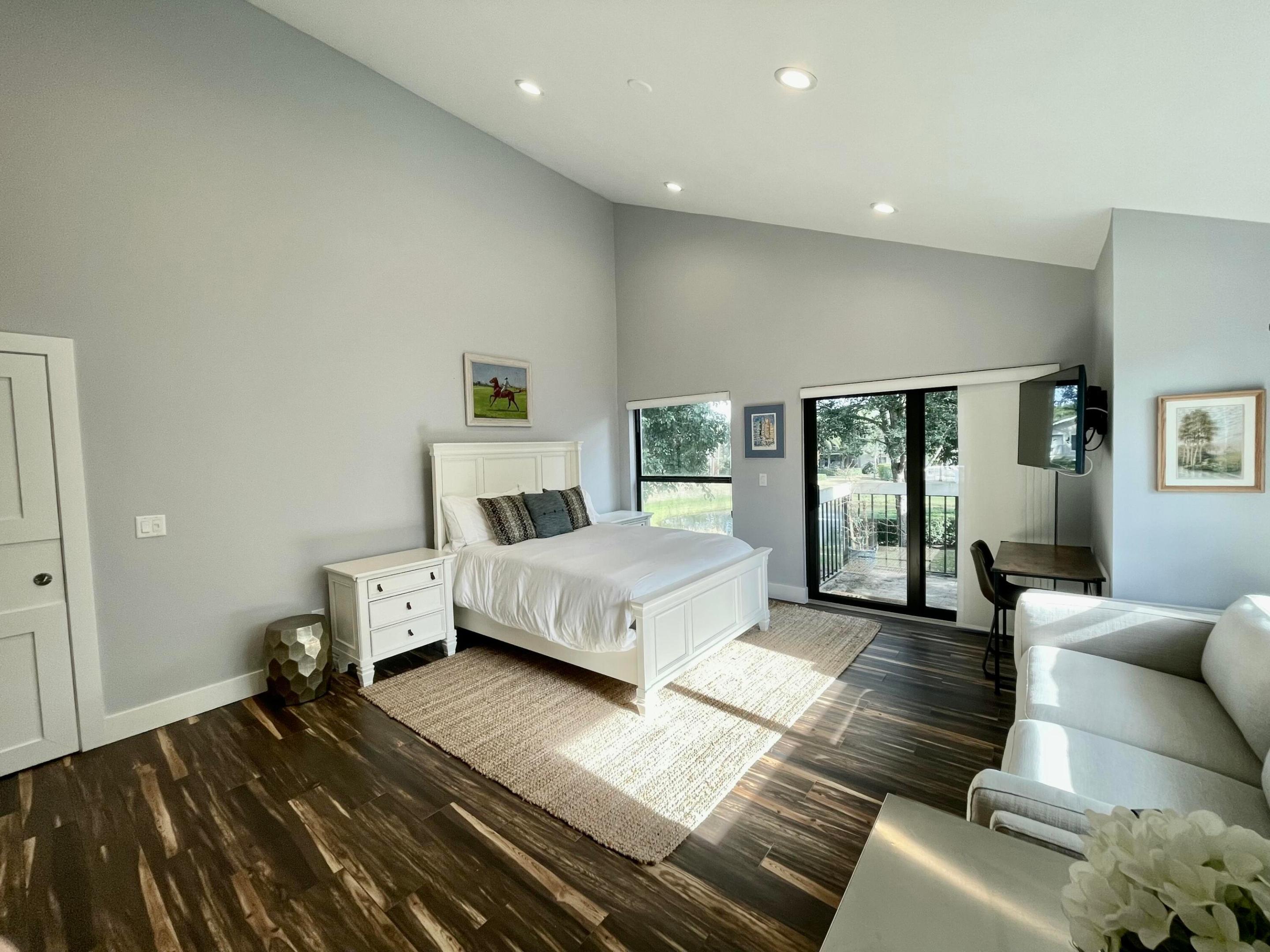 11863 Wimbledon Circle 547 — photo