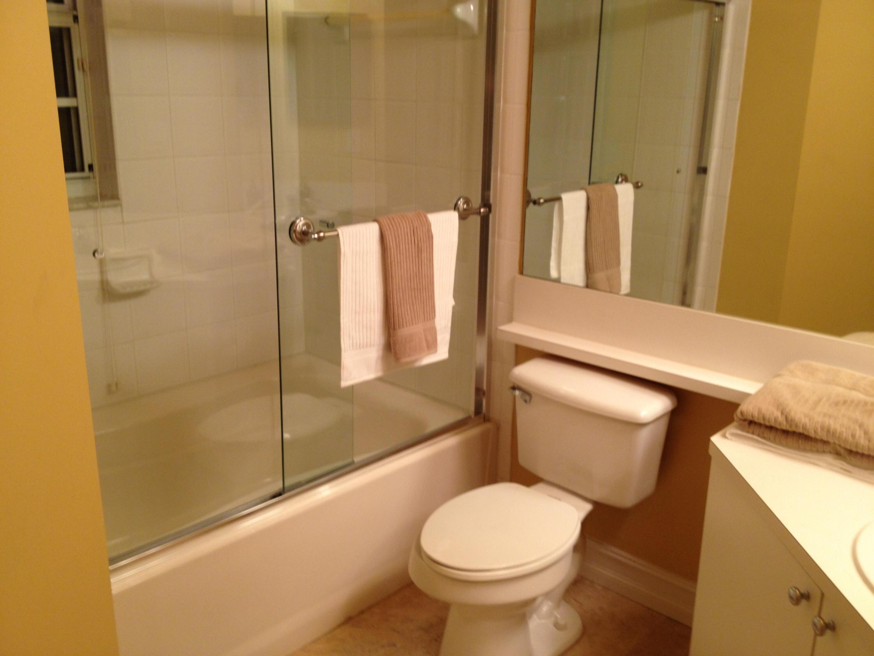 11760 SW Saint Andrews Place 103 — photo