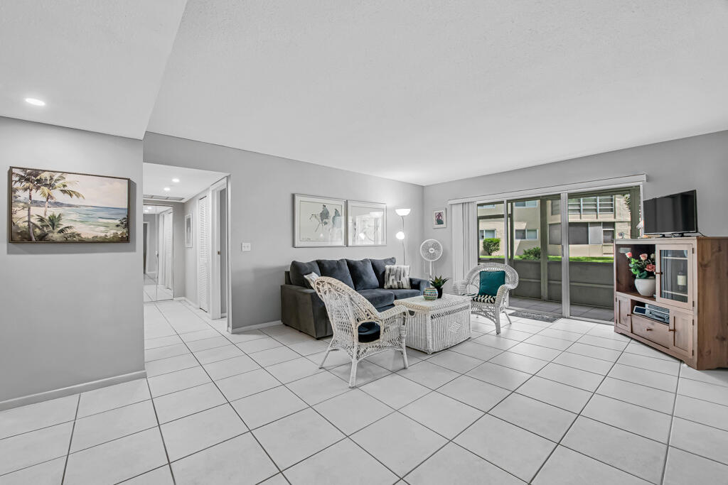 752 Lori Drive 217 — photo