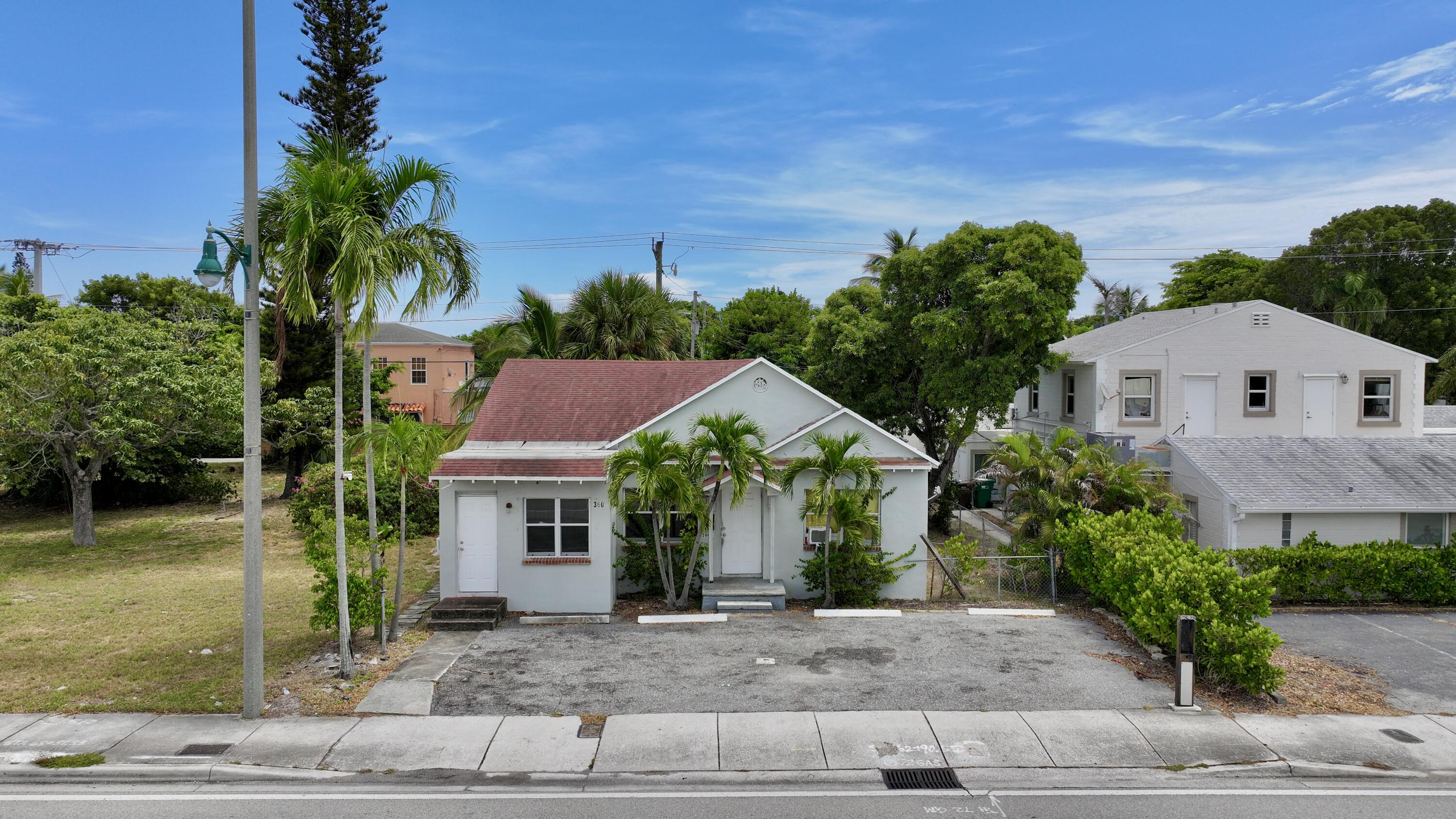 3608 Broadway Avenue — photo