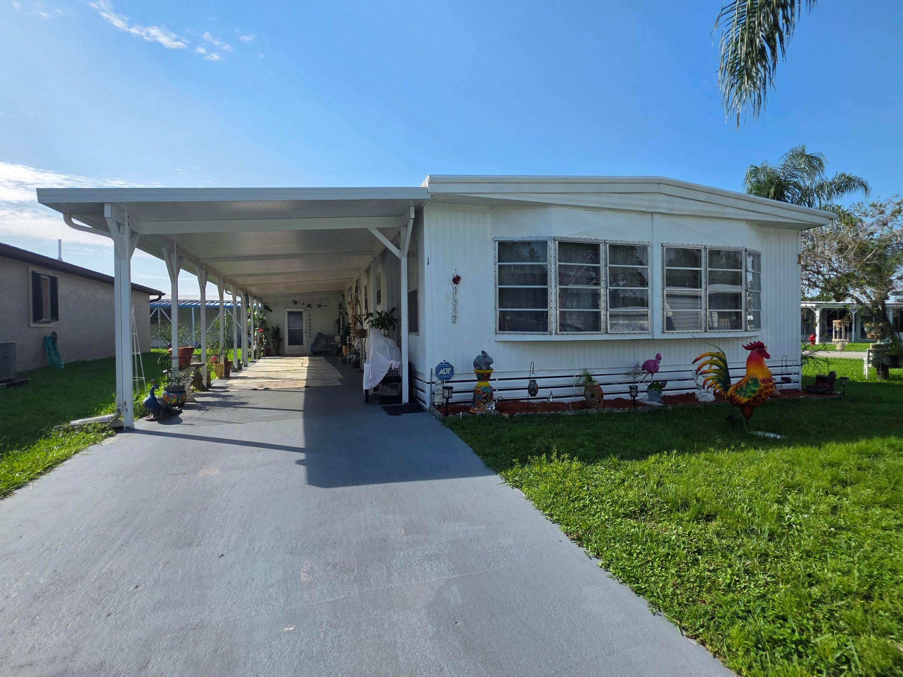 1 Juan Carlos Lane — photo
