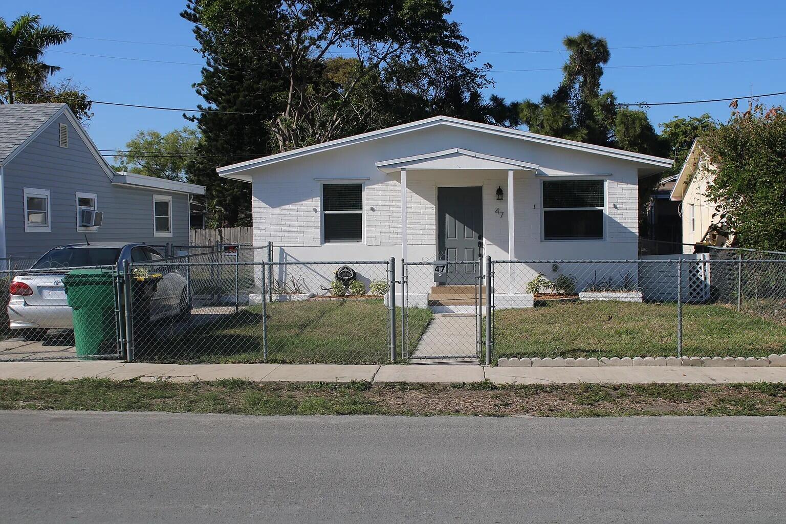 47 SE 12th Street — photo