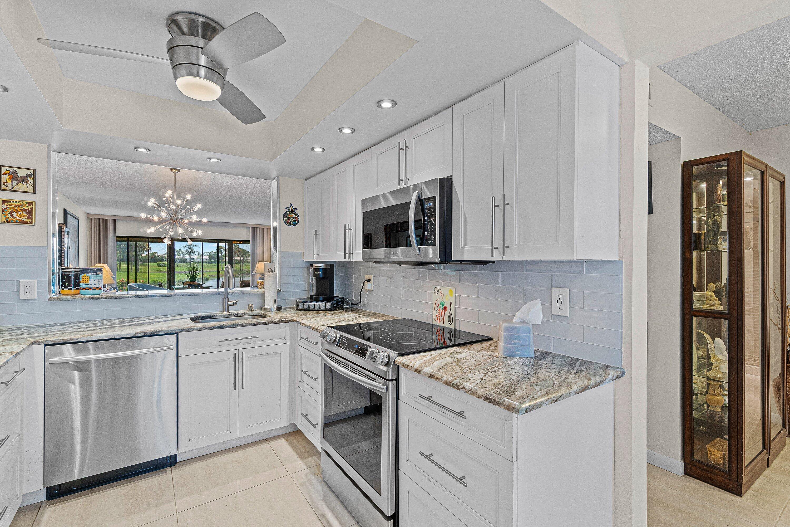 5152 Golfview Court — photo