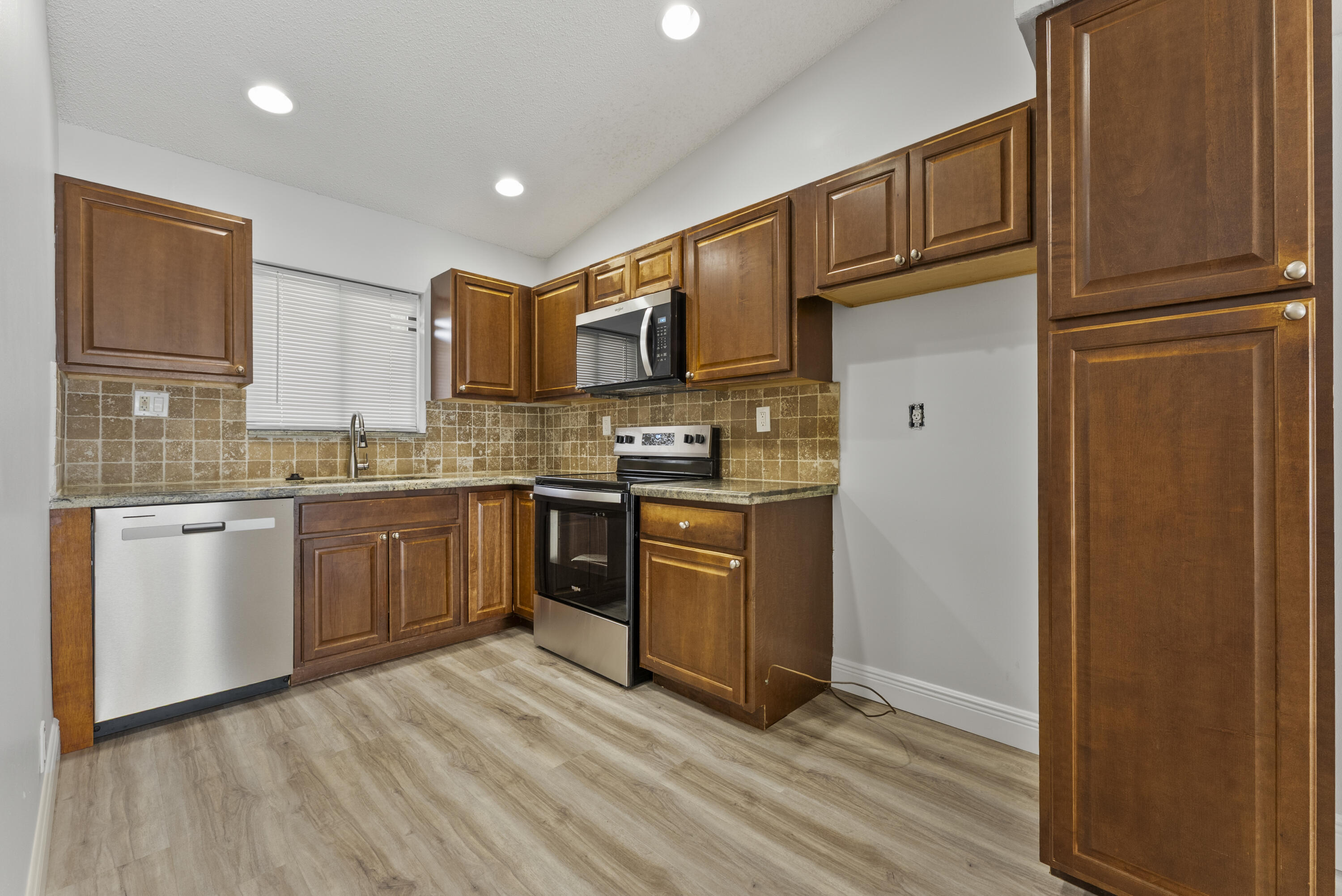 2900 Olivewood Terrace 201 — photo