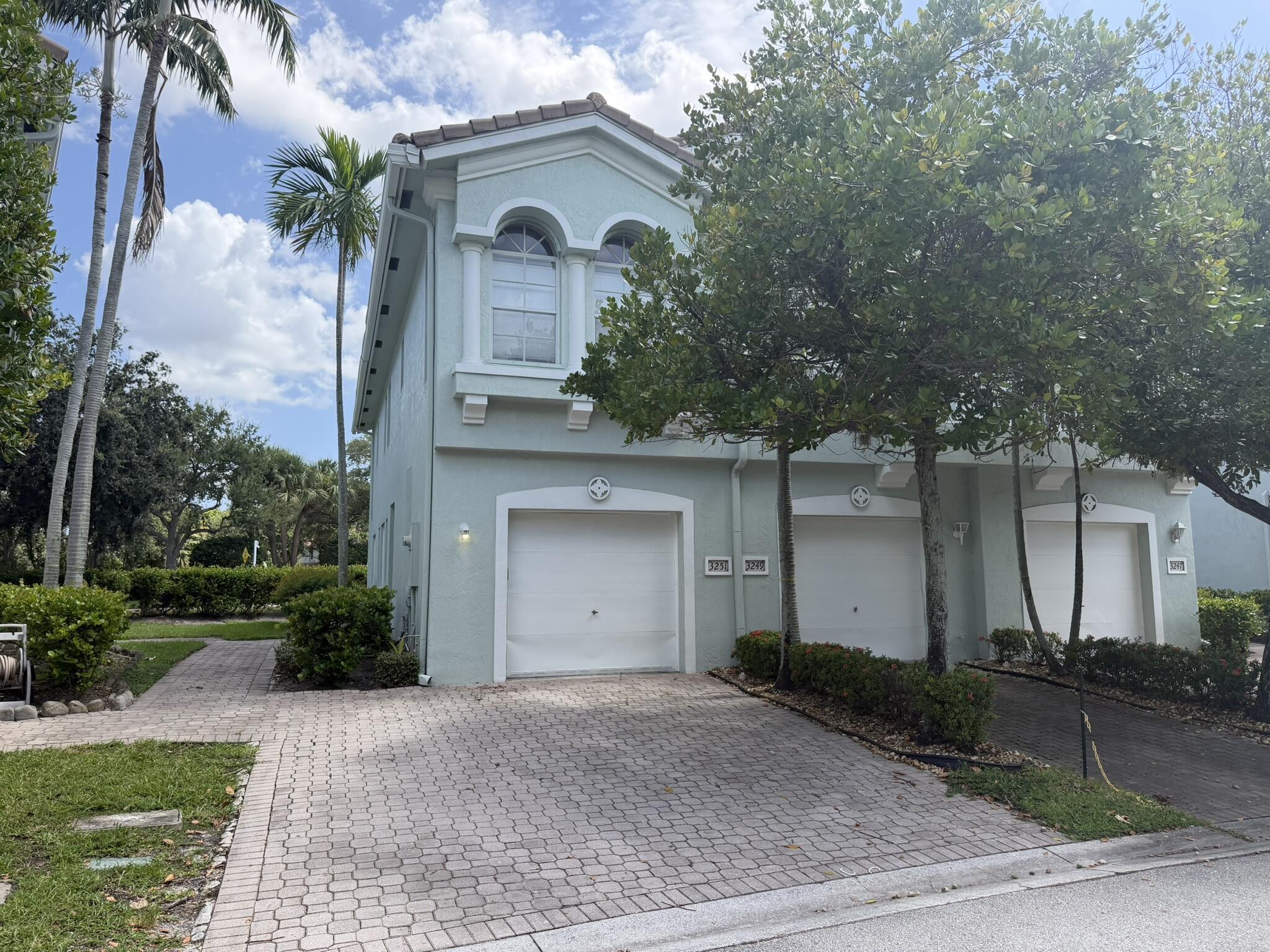3251 Laurel Ridge Circle — photo
