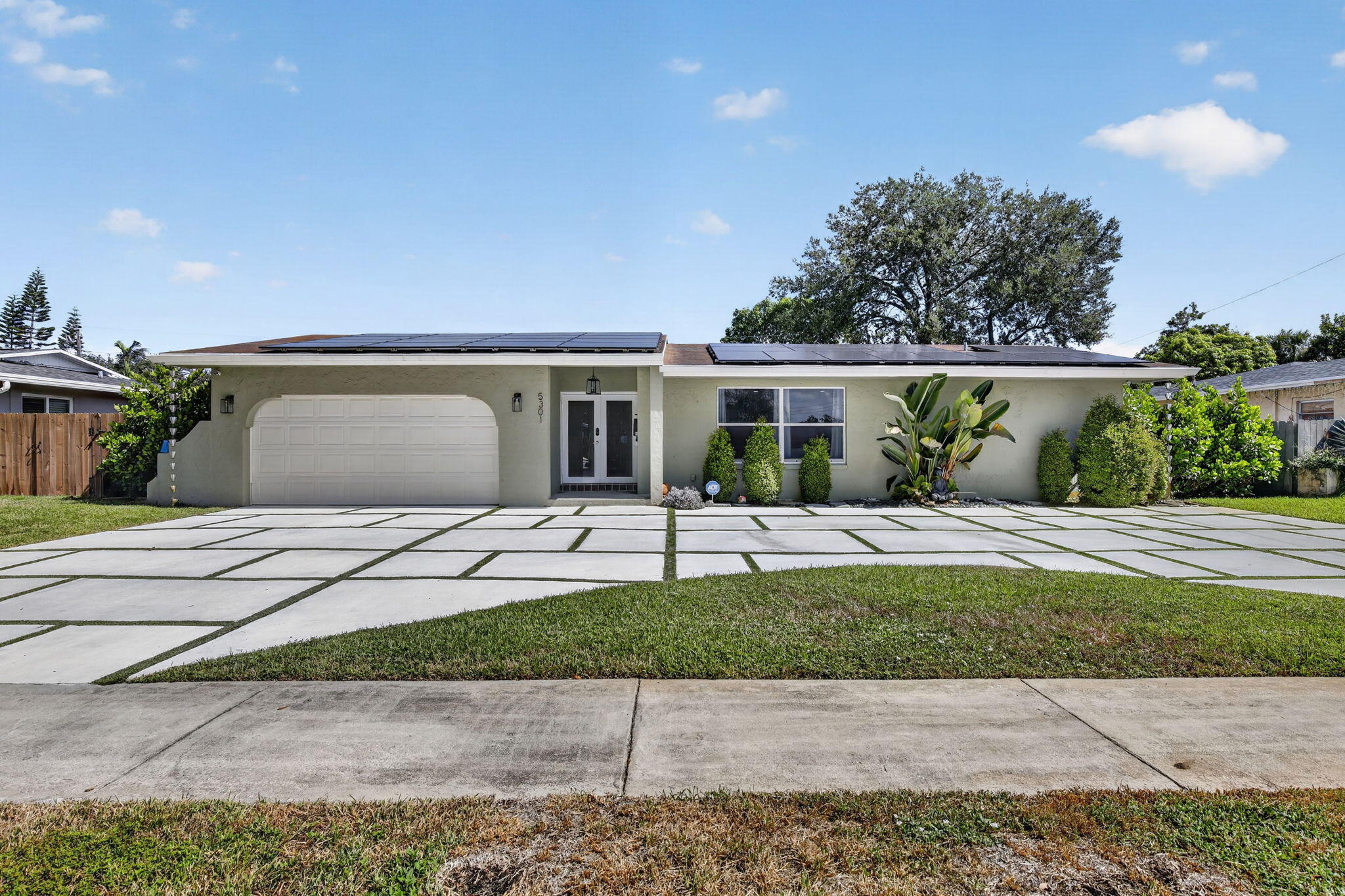 5301 SW 8th Court — photo