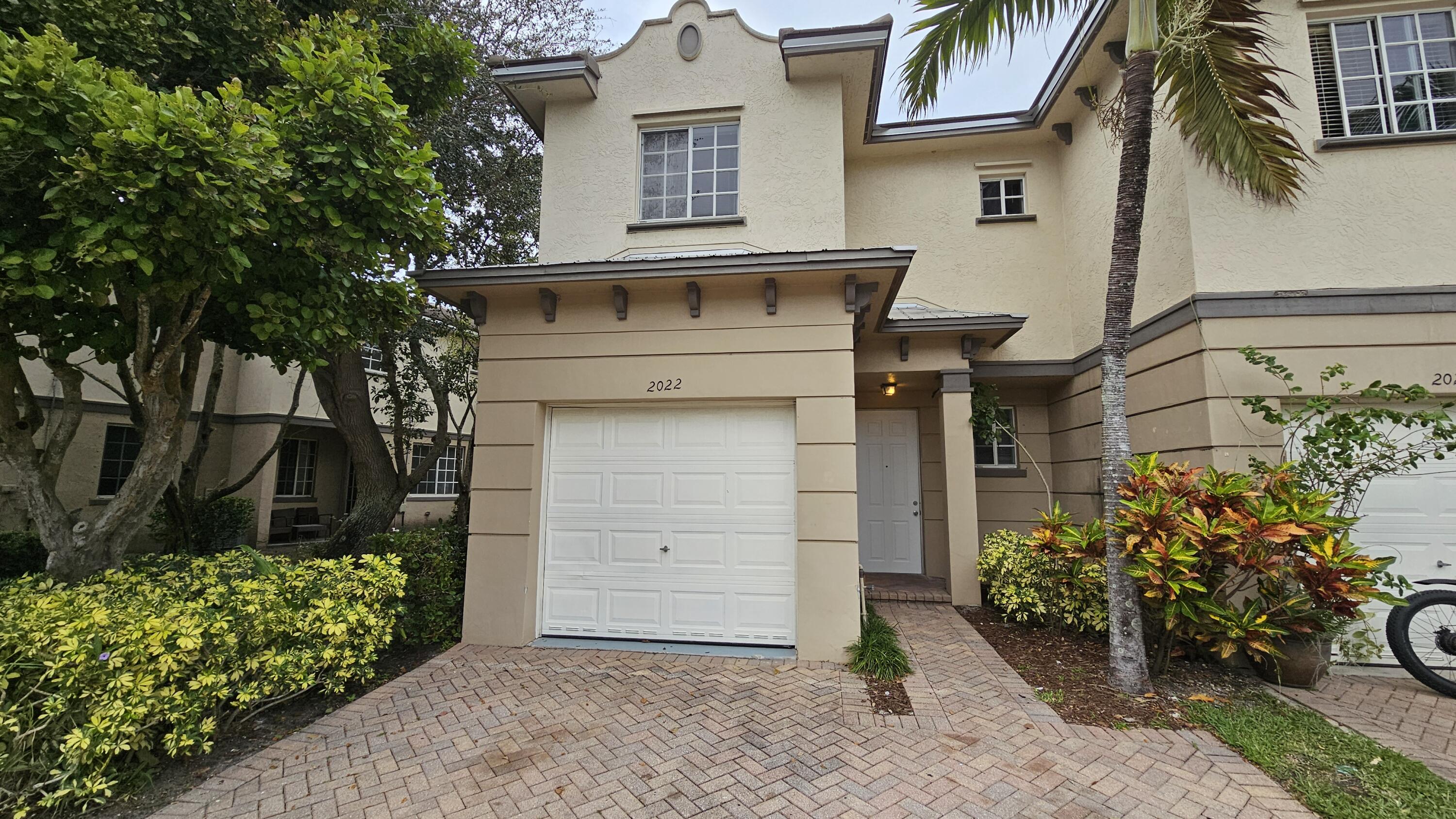 2022 Island Drive — photo