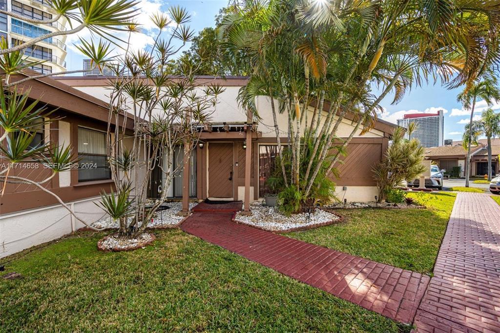 401 Leslie Drive — photo