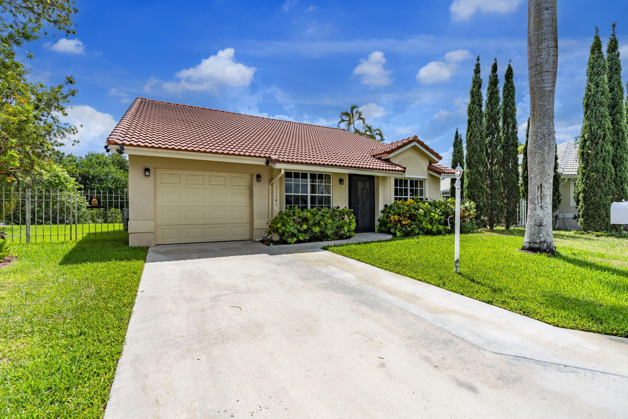11140 Lakeaire Circle — photo