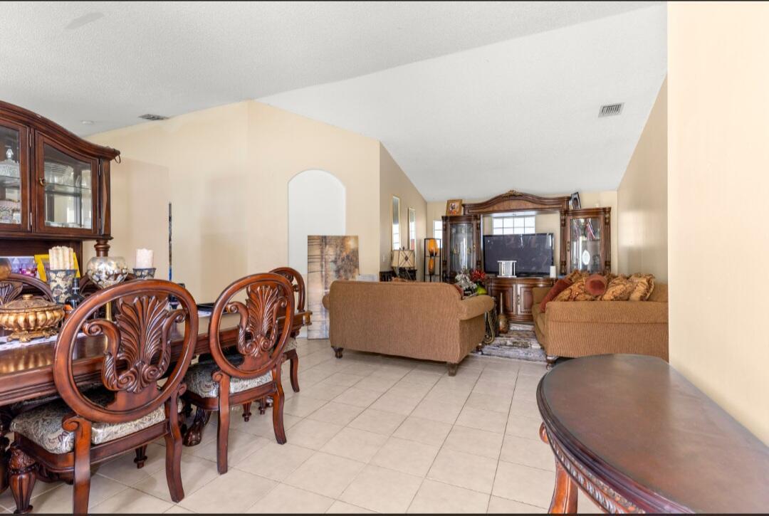 6179 Savannah Way — photo