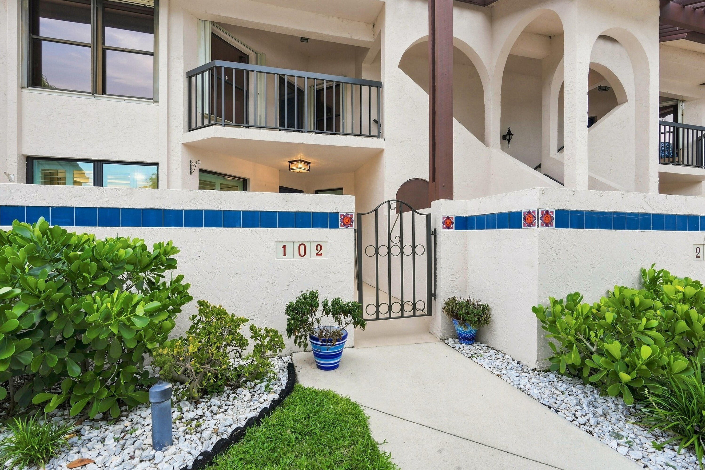 3410 SE Martinique Trace 102 — photo