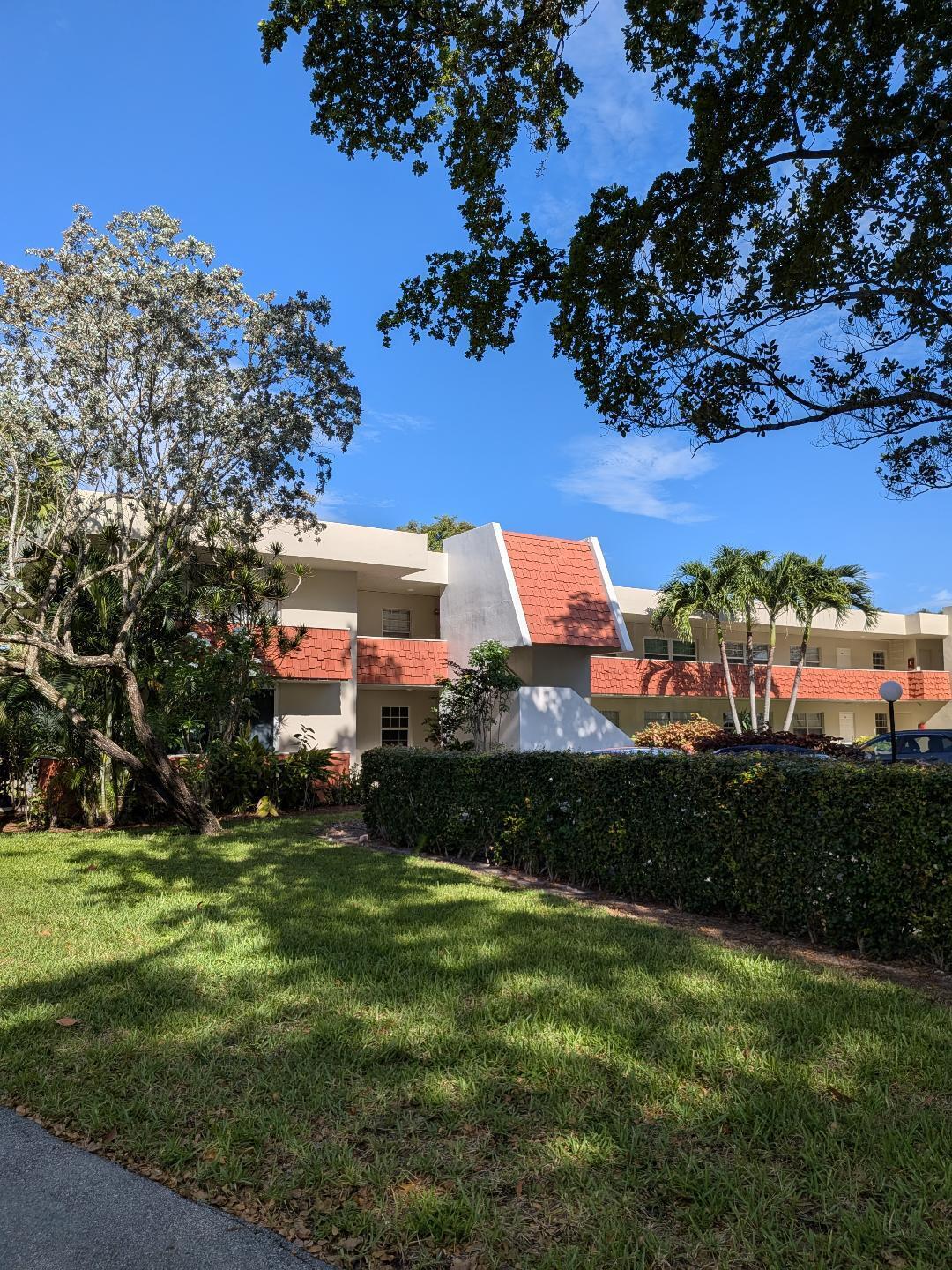 907 Cypress Terrace 205 — photo