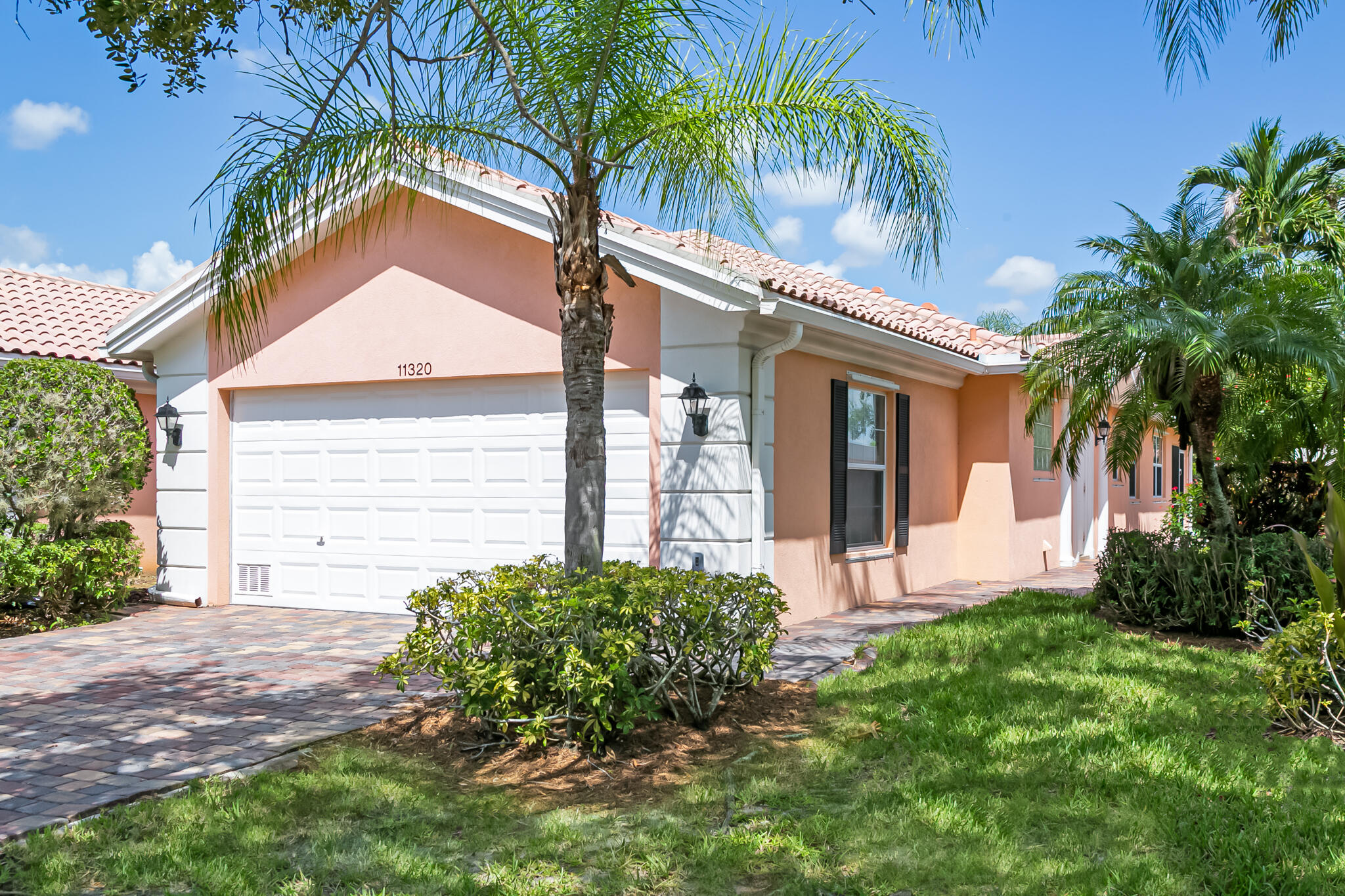 11320 SW Pembroke Drive — photo
