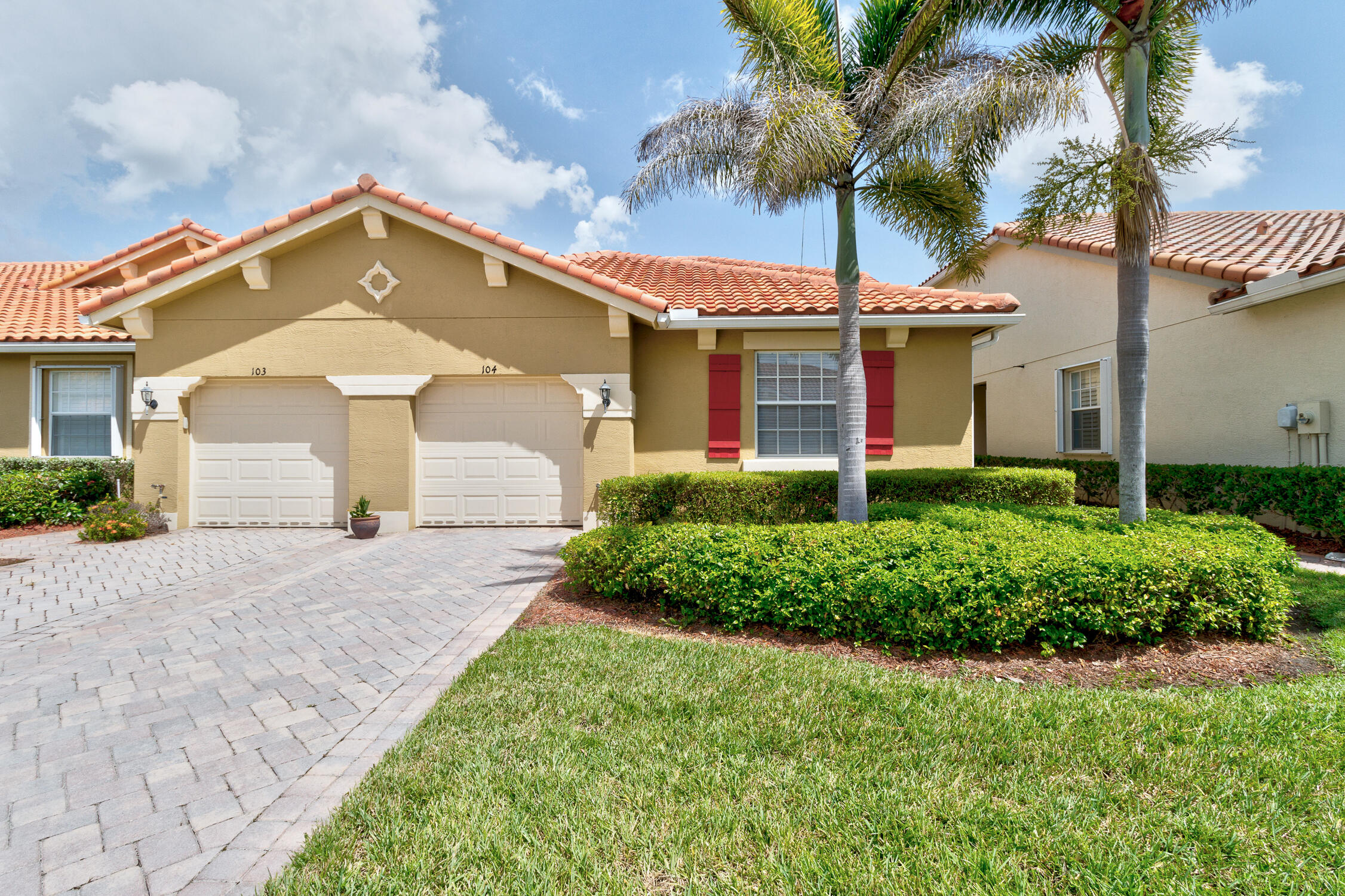 6380 Oxford Circle 104D — photo