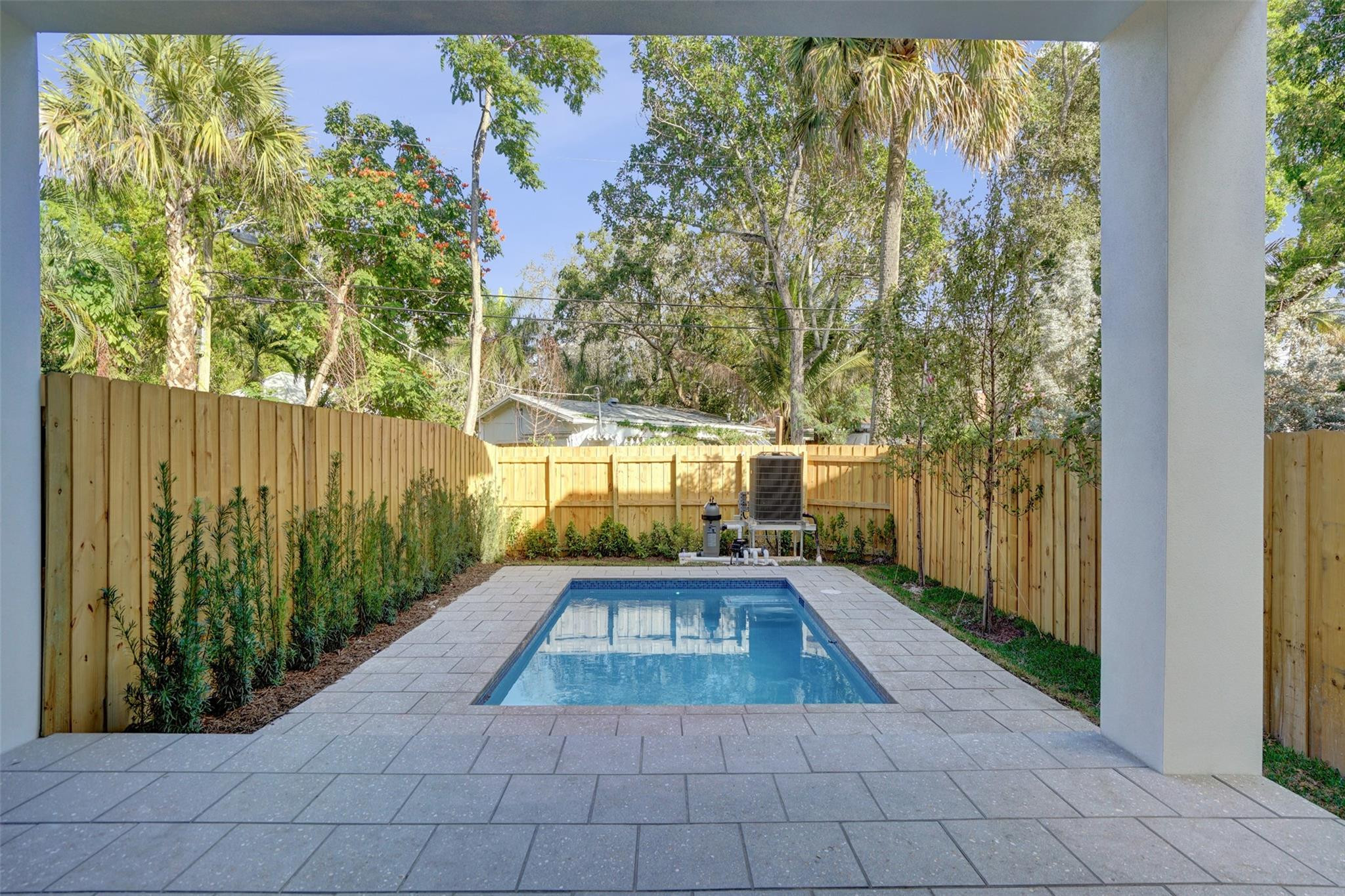 606 SW 7th Avenue — photo