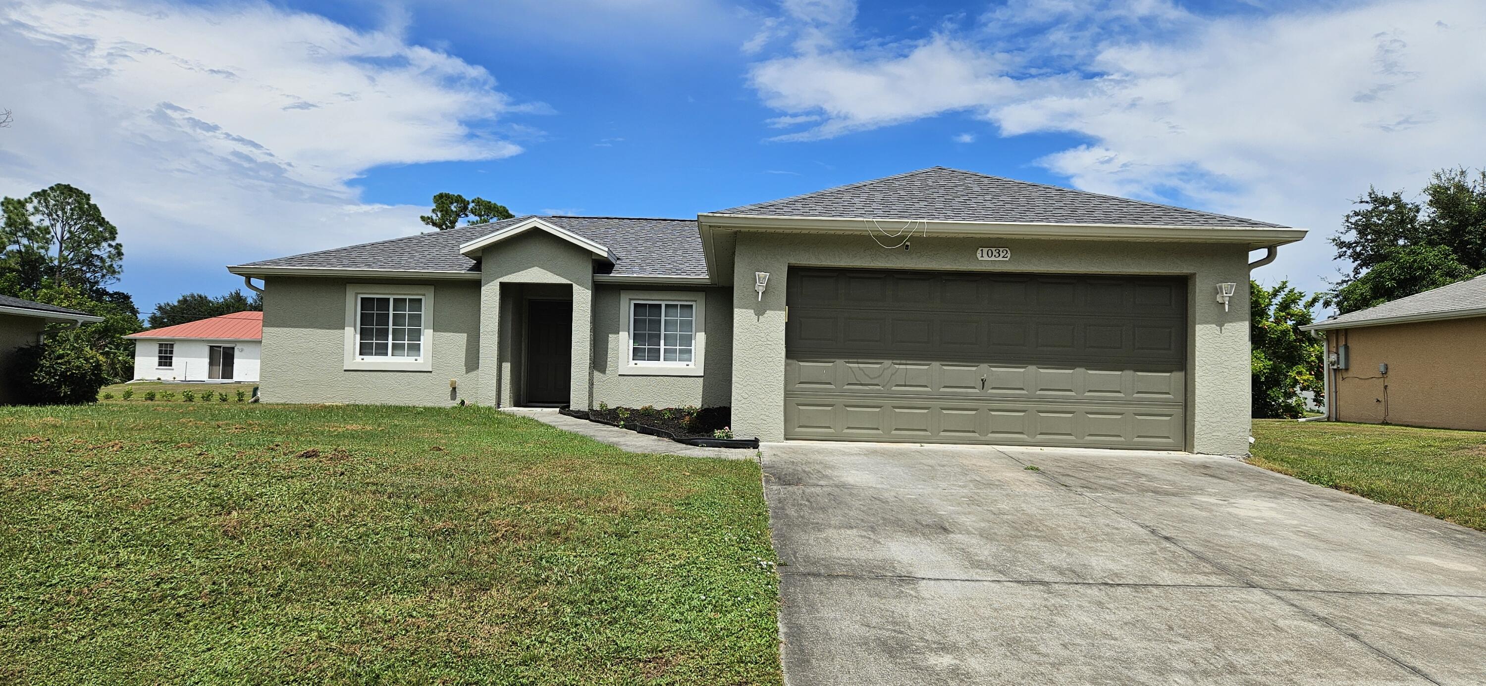 1032 Darby Drive NW — photo