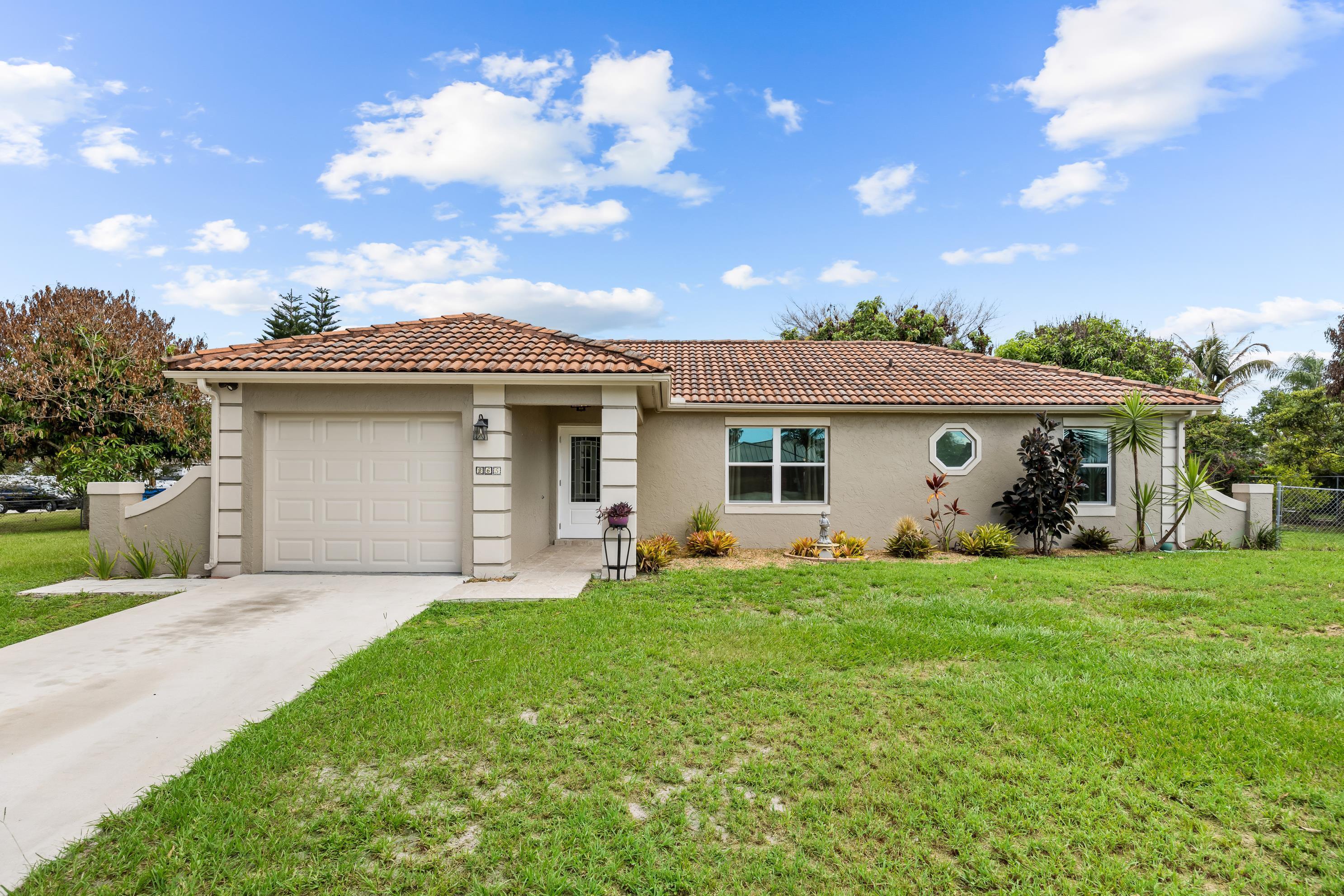 265 SW Dalton Circle — photo