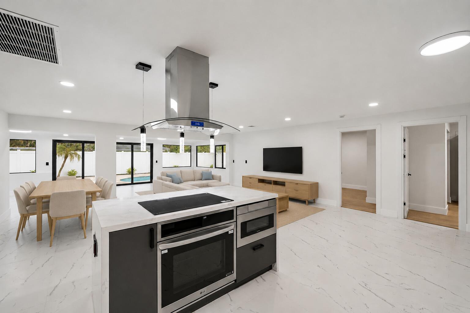 360 Saturn Avenue — photo