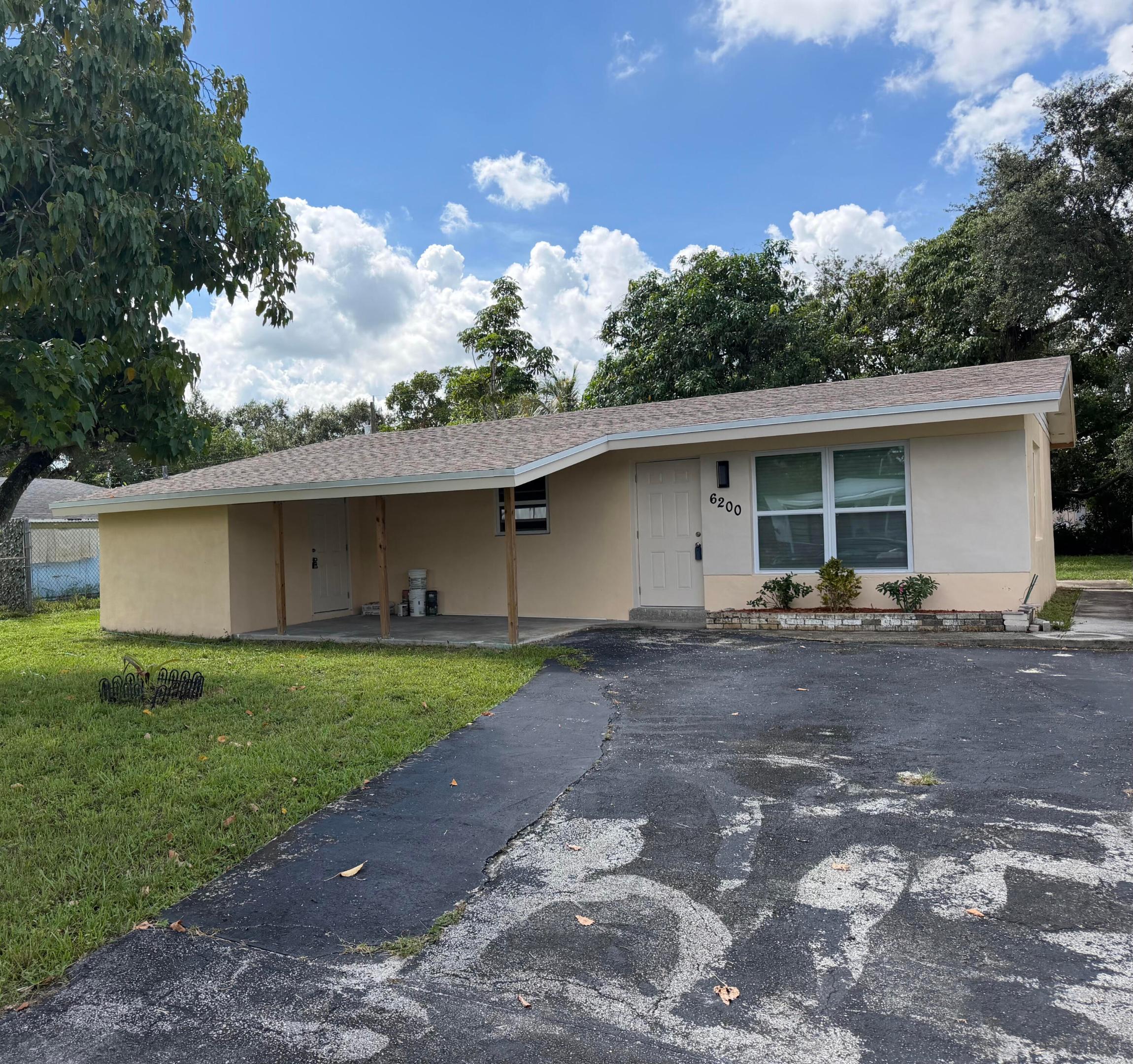 6200 SW 41st Place — photo