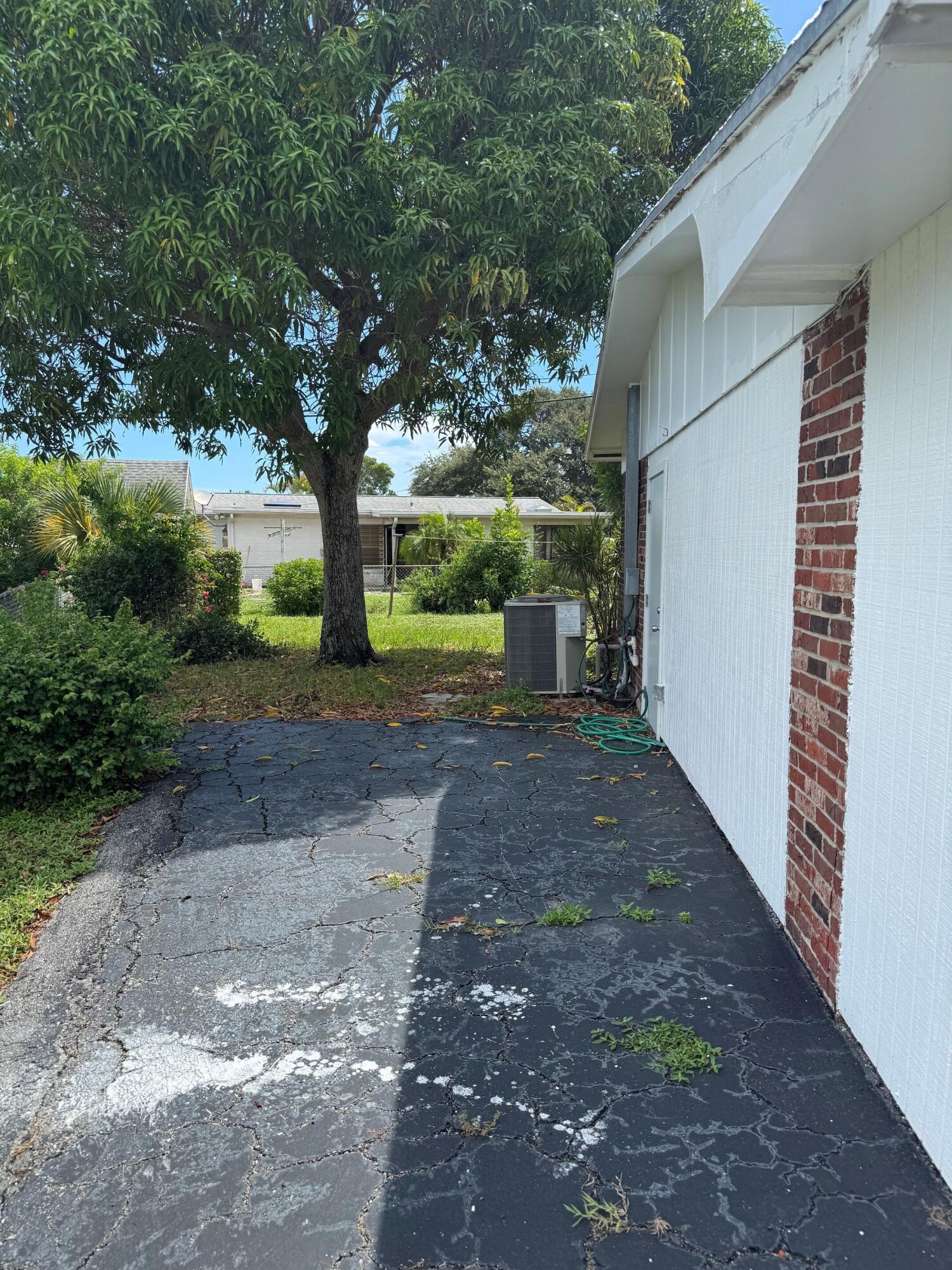 3651 Bahama Road — photo