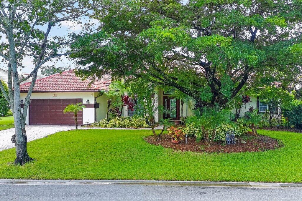 913 SW Lighthouse Drive — photo